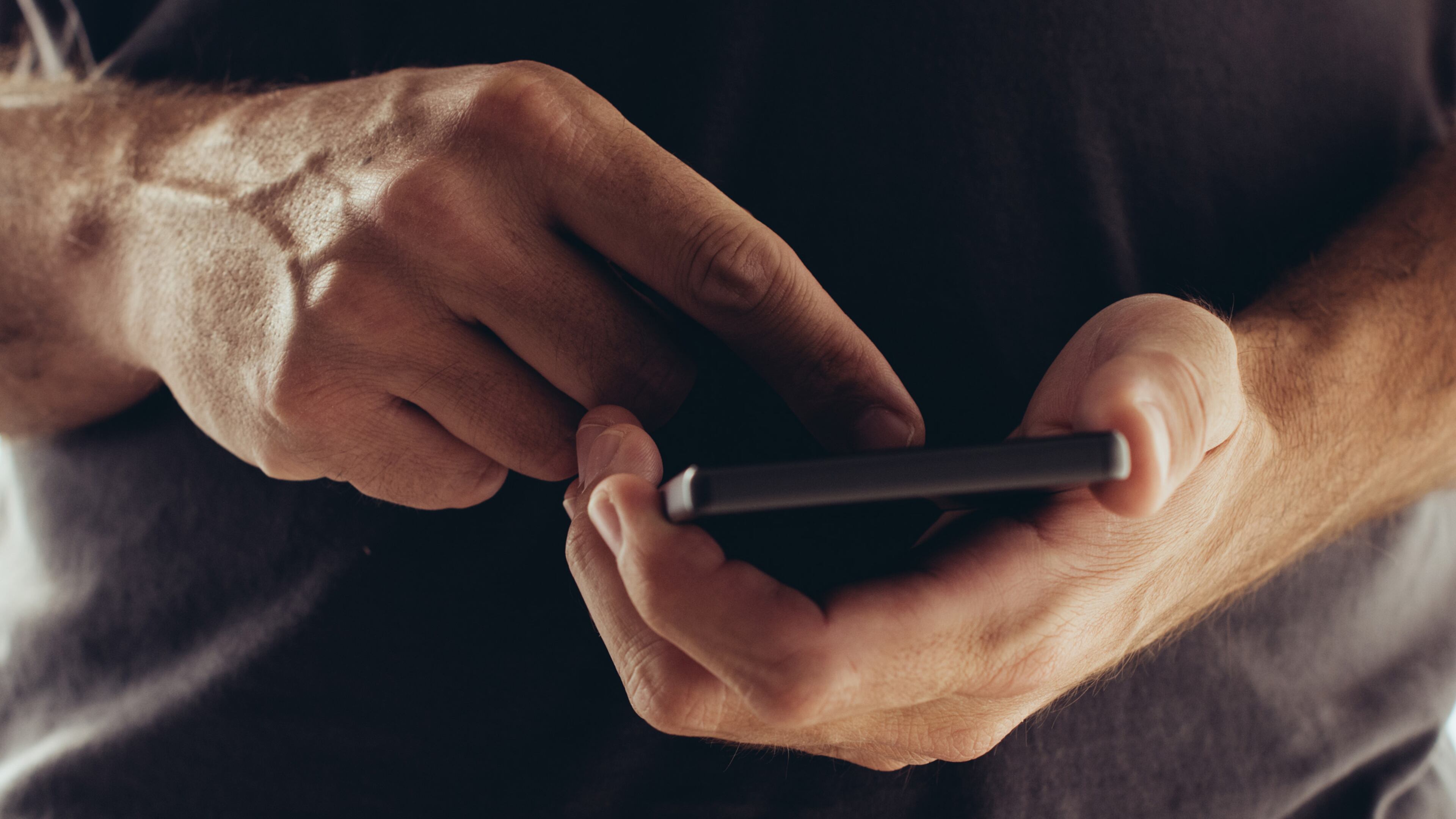 Campaigns increasingly are using text messages to motivate voters. (Dreamstime/TNS)