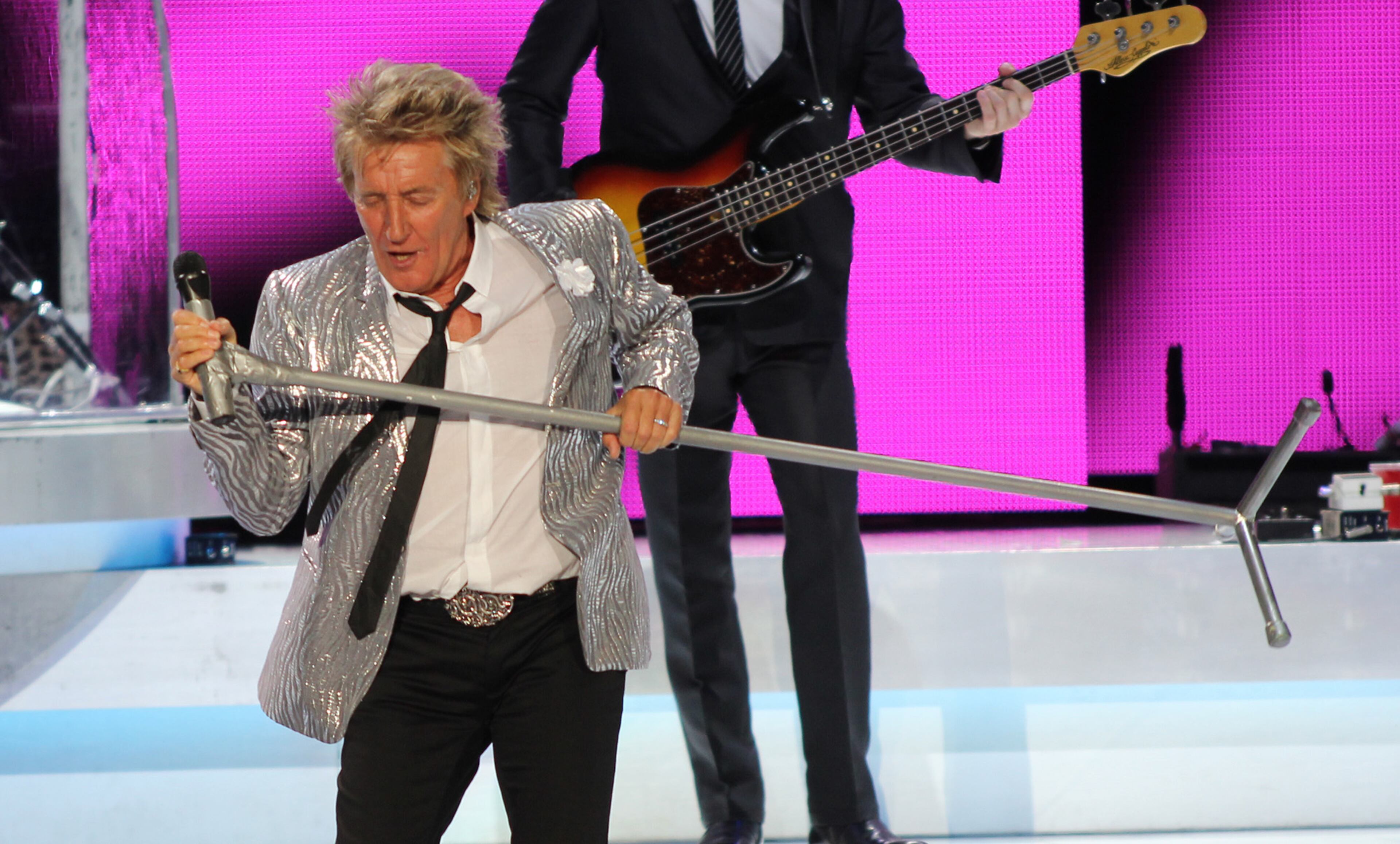 Rod Stewart performs Wednesday, July 15, 2015 at the Verizon Wireless Amphitheatre at Encore Park in Alpharetta. (Akili-Casundria Ramsess/Special to the AJC)