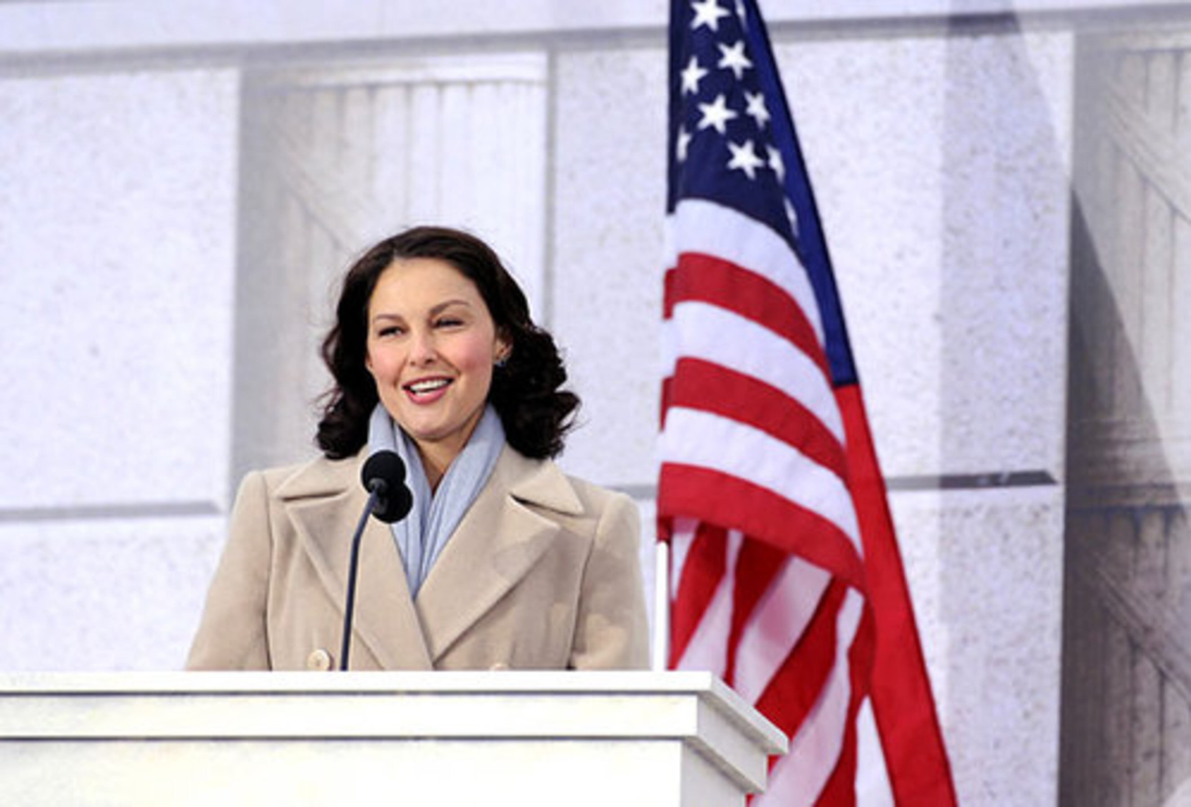 Actress Ashley Judd speaks at the Lincoln Memorial event.