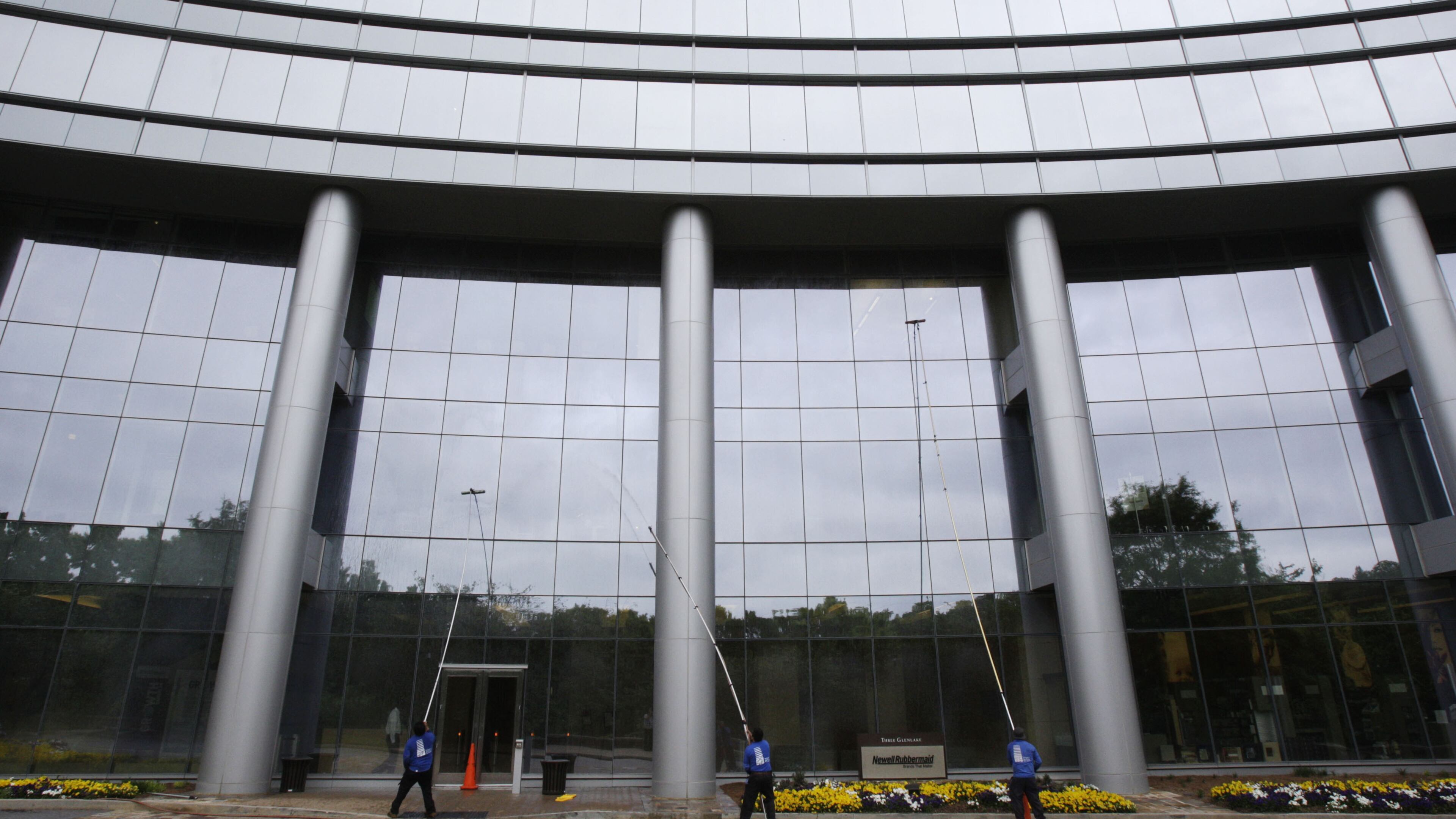 Newell Brands’ former Sandy Springs headquarters in a 2013 photo. The company, previously Newell Rubbermaid, moved its headquarters to Hoboken, N.J., earlier this year. BOB ANDRES / BANDRES@AJC.COM