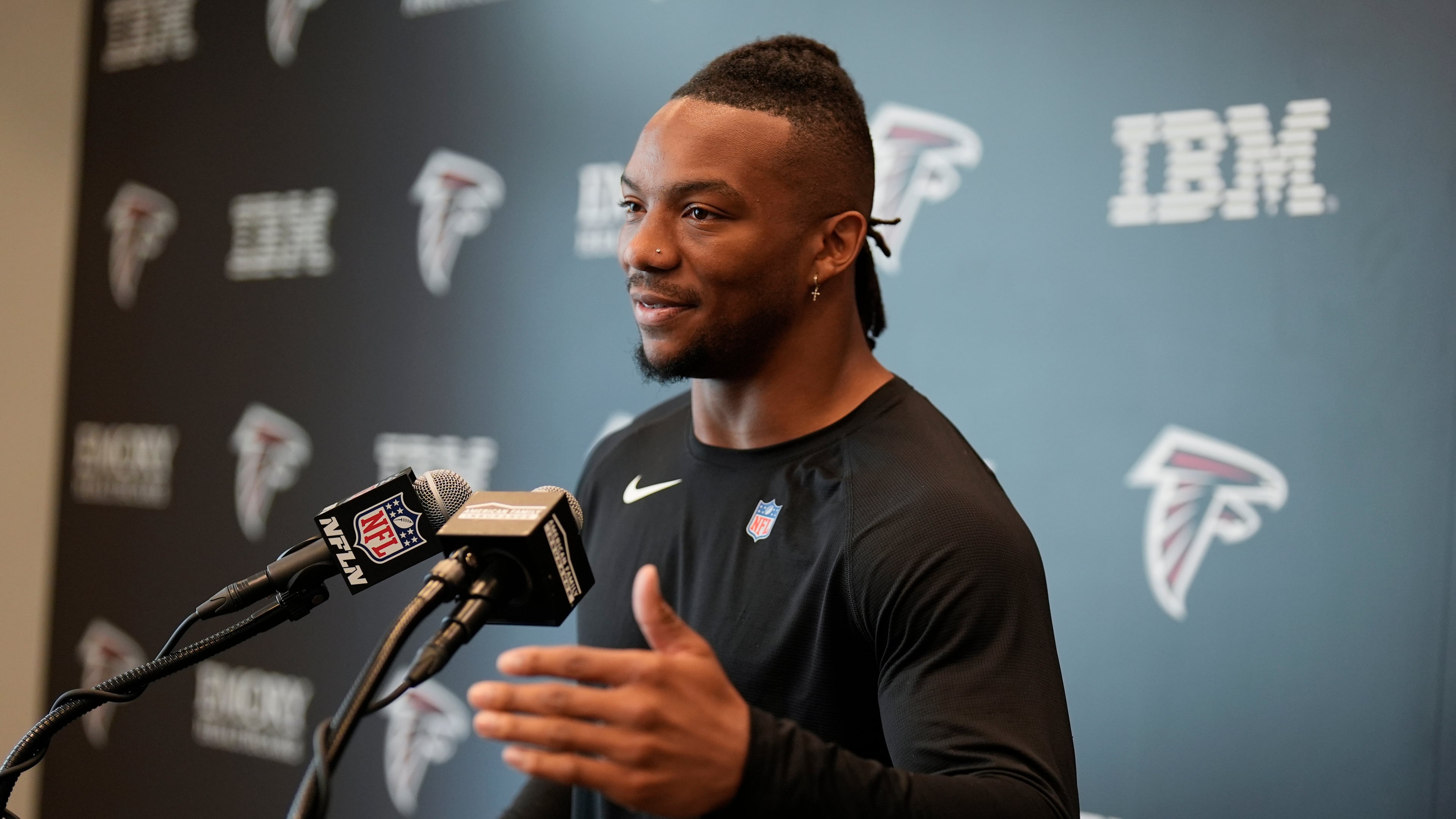 Atlanta Falcons running back Bijan Robinson speaks during an Atlanta Falcons NFL media availability, Wednesday, April 8, 2026, in Flowery Branch, Ga. (AP Photo/Mike Stewart)