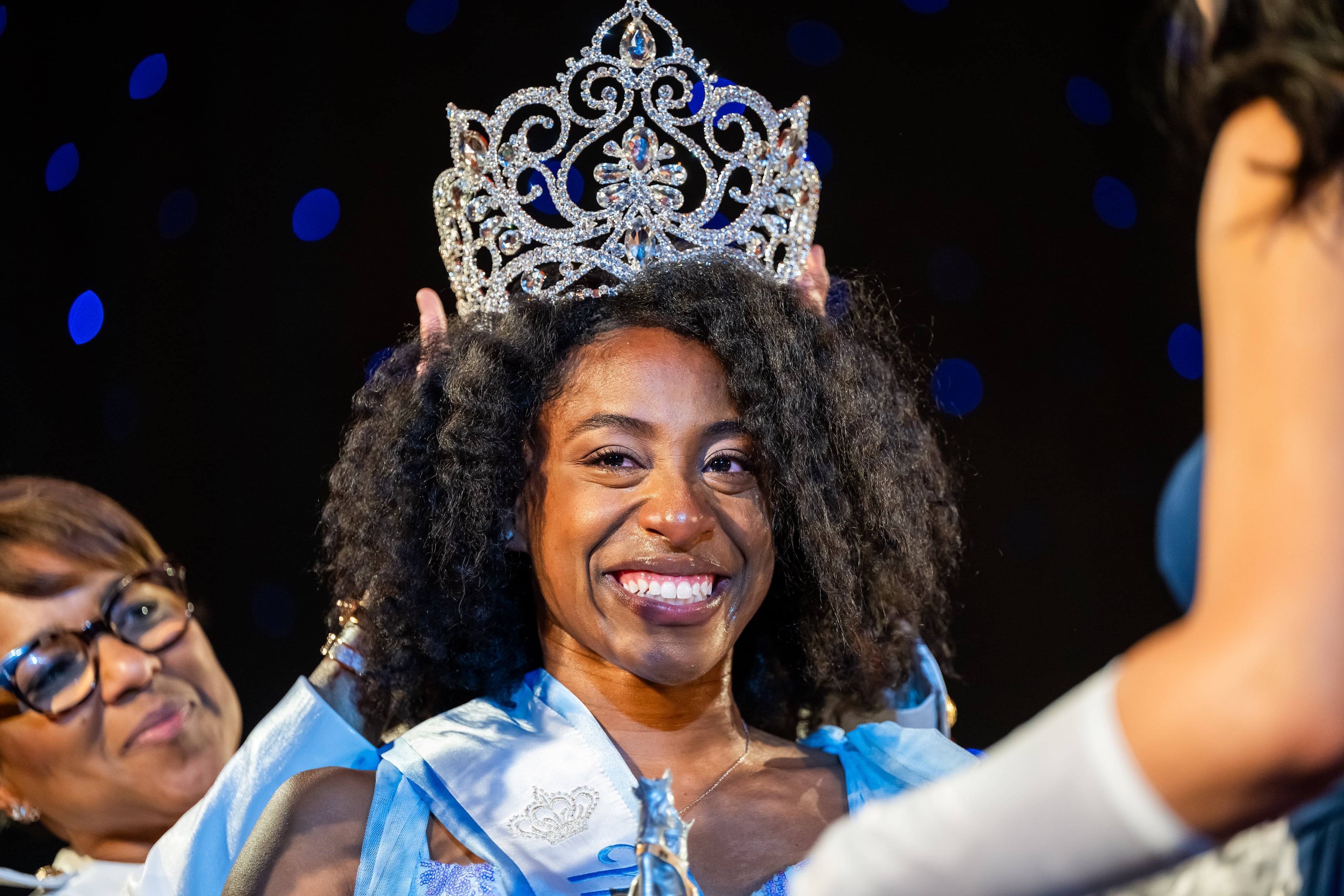 250412 ATLANTA, GA — Spelman College interim president Rosalind Brewer crowns a beaming Taylor Mills during the 42nd annual Miss Spelman pageant at Spelman College’s Sisters Chapel in Atlanta on Saturday, April 12, 2025.
(Bita Honarvar for The Atlanta Journal-Constitution)