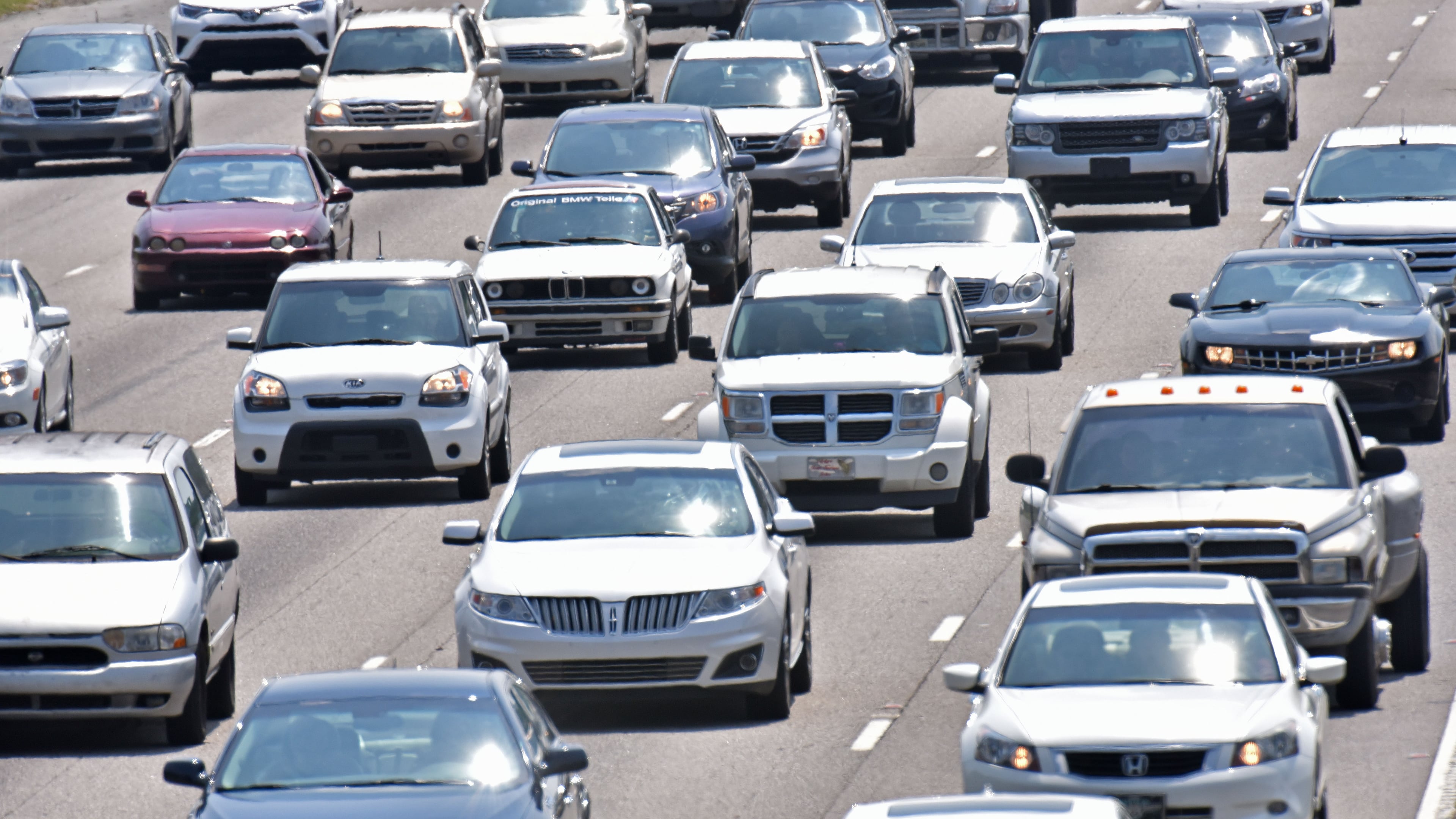 May 27, 2016 Norcross - Afternoon rush hour traffic on was backed up for miles in both directions on I-85 in Gwinnett County on Friday, May 27, 2016. HYOSUB SHIN / HSHIN@AJC.COM