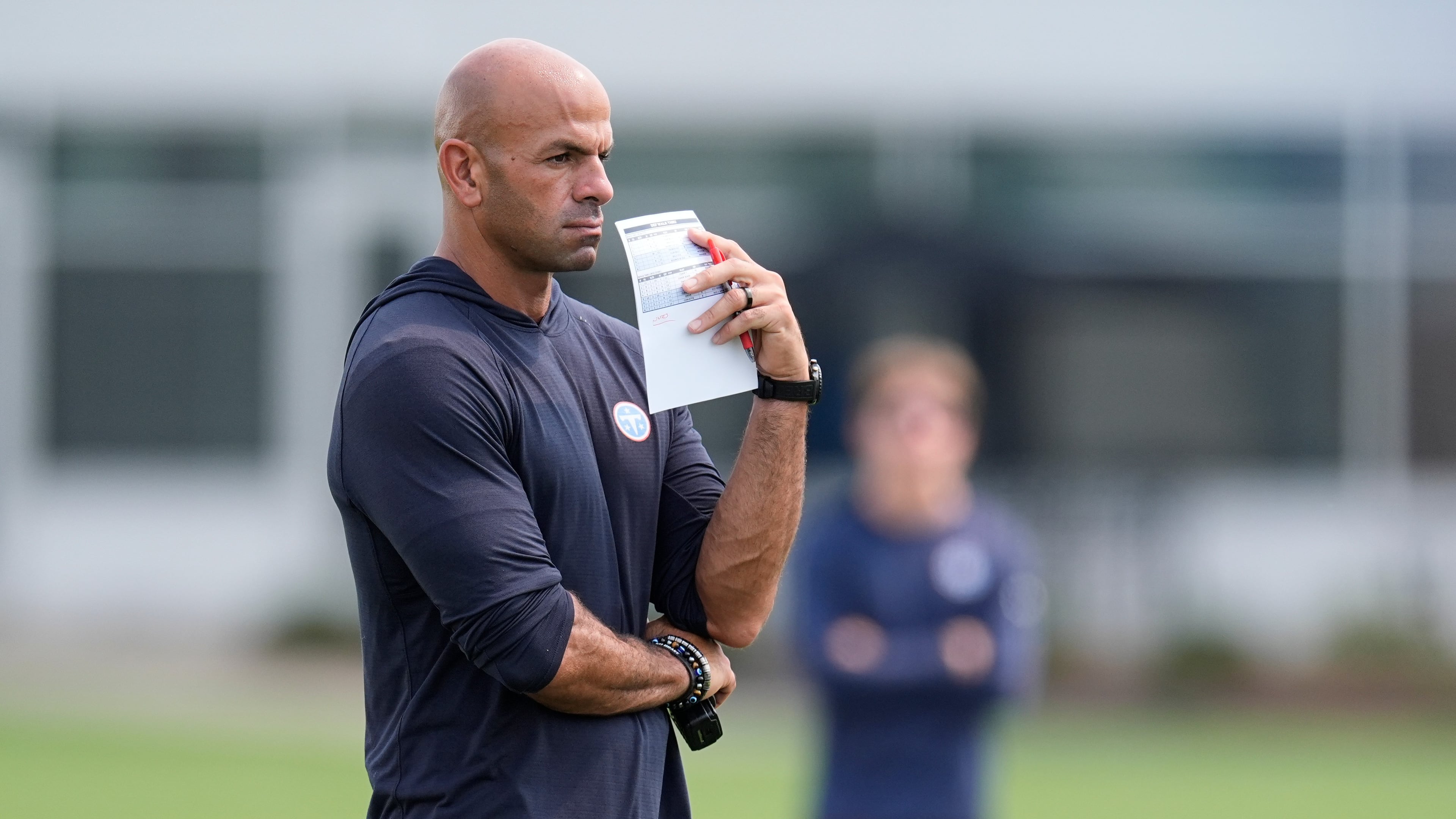 Tennessee Titans head coach Robert Saleh watch practice during the NFL football team's training camp Wednesday, July 29, 2026, in Nashville, Tenn. (AP Photo/George Walker IV)