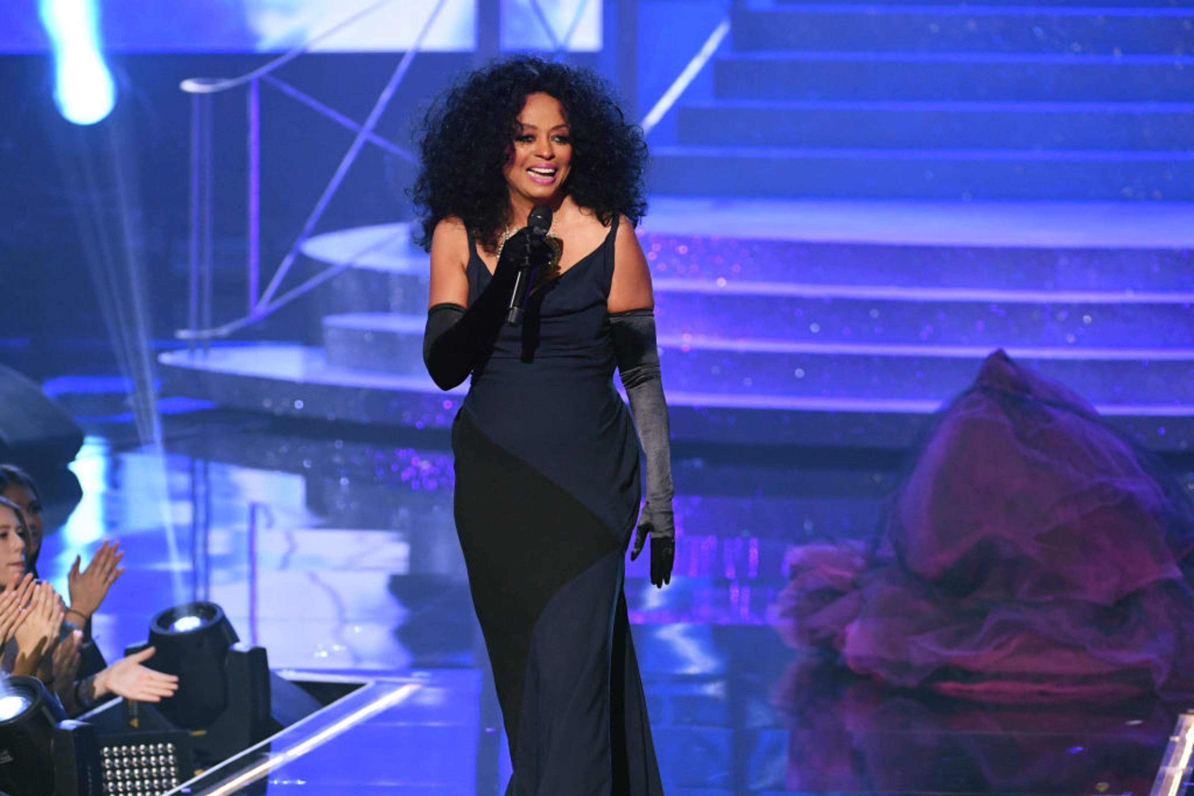 LOS ANGELES, CA - NOVEMBER 19: Honoree Diana Ross performs onstage during the 2017 American Music Awards at Microsoft Theater on November 19, 2017 in Los Angeles, California. (Photo by Kevin Winter/Getty Images)