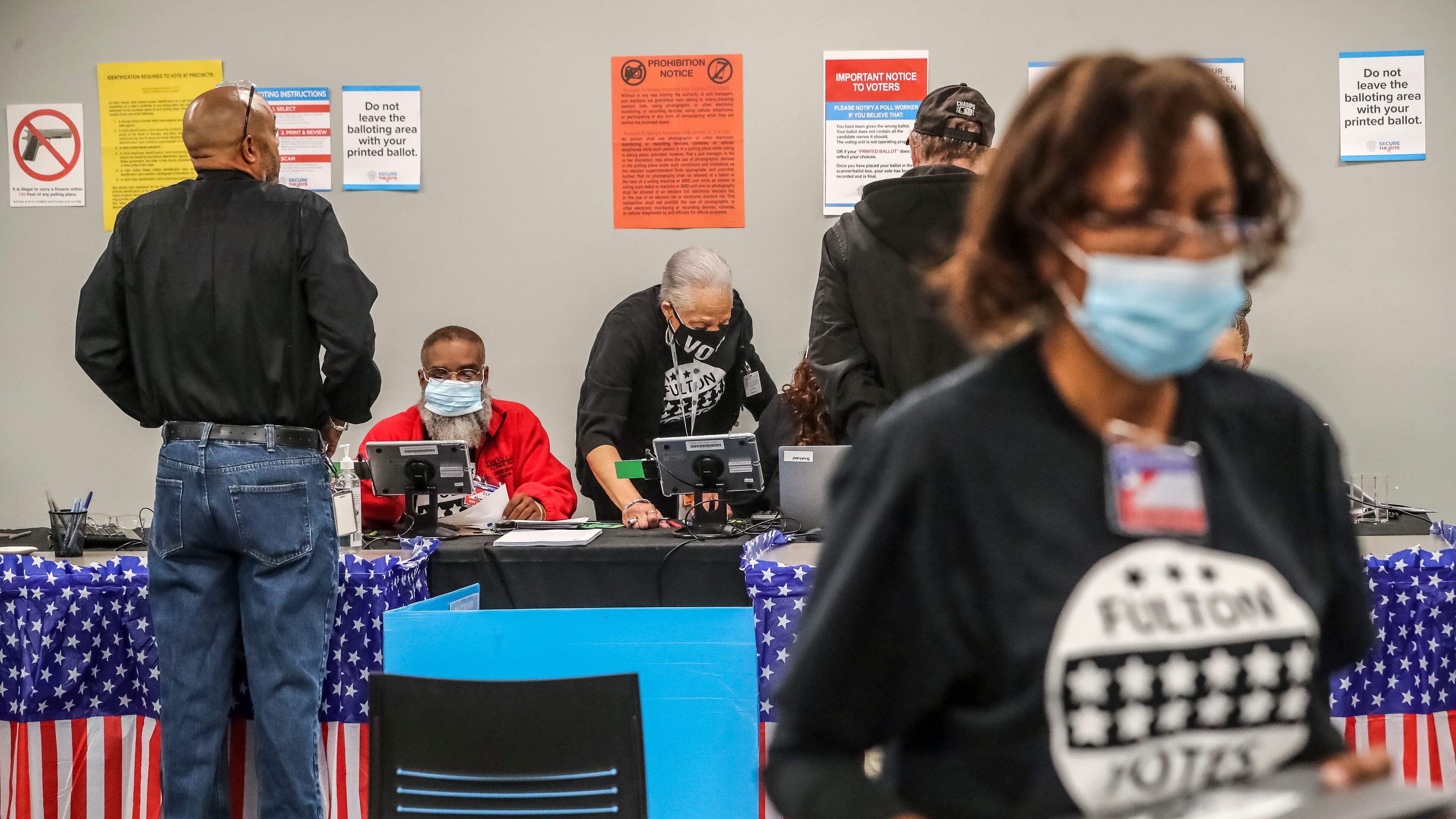 October 17, 2022 Atlanta: Several dozen voters were there in the first hour of early voting at the Buckhead Library located at 269 Buckhead Avenue NE in Atlanta on Monday, Oct. 17, 2022. Polls open across Georgia today for the start of early voting, the most popular way of casting a ballot as total turnout could reach record levels for a midterm election with more than 4 million voters expected. In-person early voting lasts three weeks leading up to Election Day on Nov. 8, with voting locations required to open on every weekday and two Saturdays. Some counties are also offering early voting opportunities on Sundays. Secretary of State Brad Raffensperger said he hopes there will be few lines, a smooth voting experience and high voter participation during the period. “The earlier you can vote during early voting, the better, because we are expecting really strong turnout,” Raffensperger said. “If you’re driving around the neighborhood and find out there’s an early voting location and no one is there, just take the 10 minutes and go ahead and vote. You’ll be glad you did.” Turnout in the last midterm election four years ago approached 4 million voters, and over 5 million ballots were cast in the 2020 presidential election. Raffensperger said he anticipates turnout this year to fall somewhere in between. (John Spink / John.Spink@ajc.com)