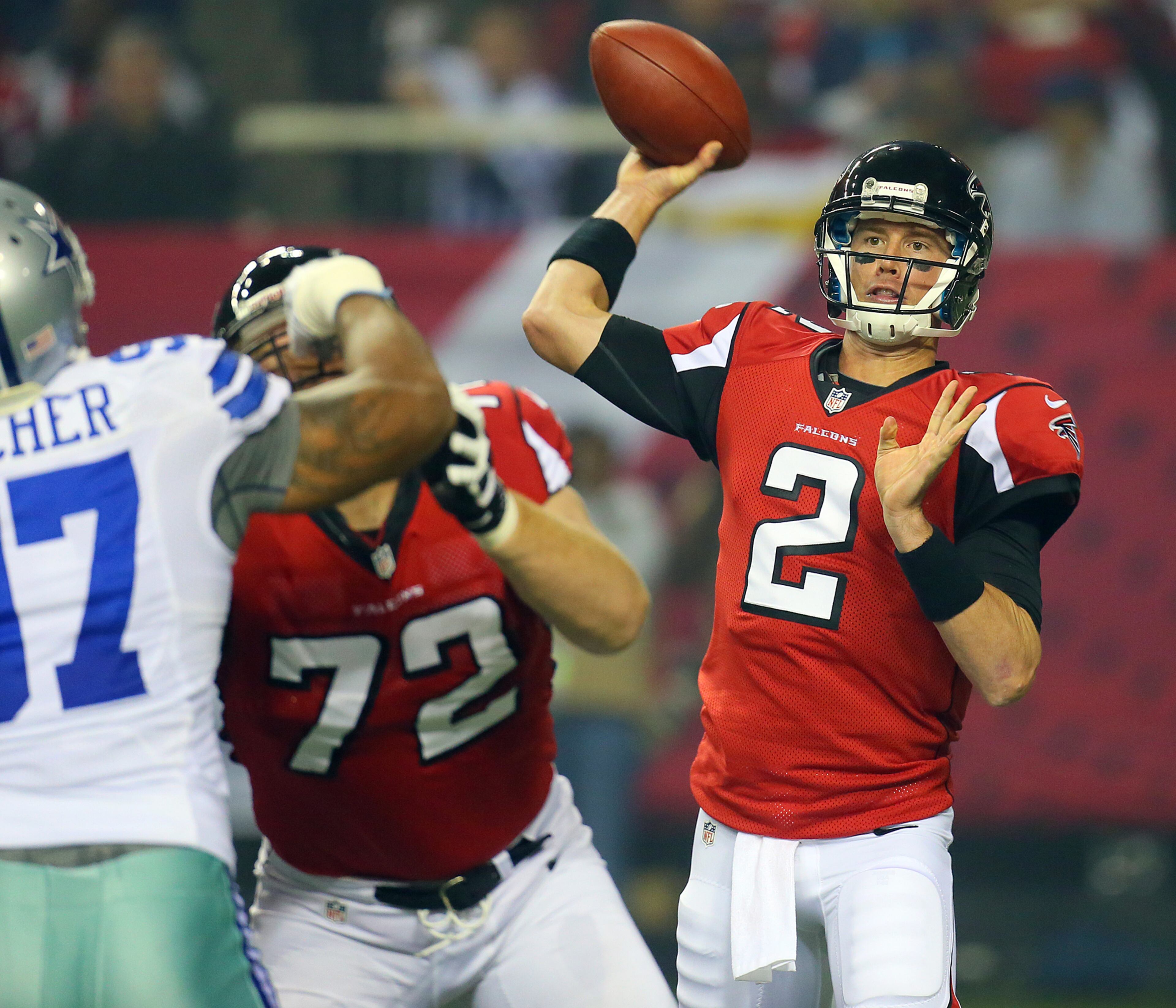 Falcons quarterback Matt Ryan gets off a pass under pressure during 1st half action at the Georgia Dome in Atlanta on Sunday, Nov. 4, 2012. CURTIS COMPTON / CCOMPTON@AJC.COM
