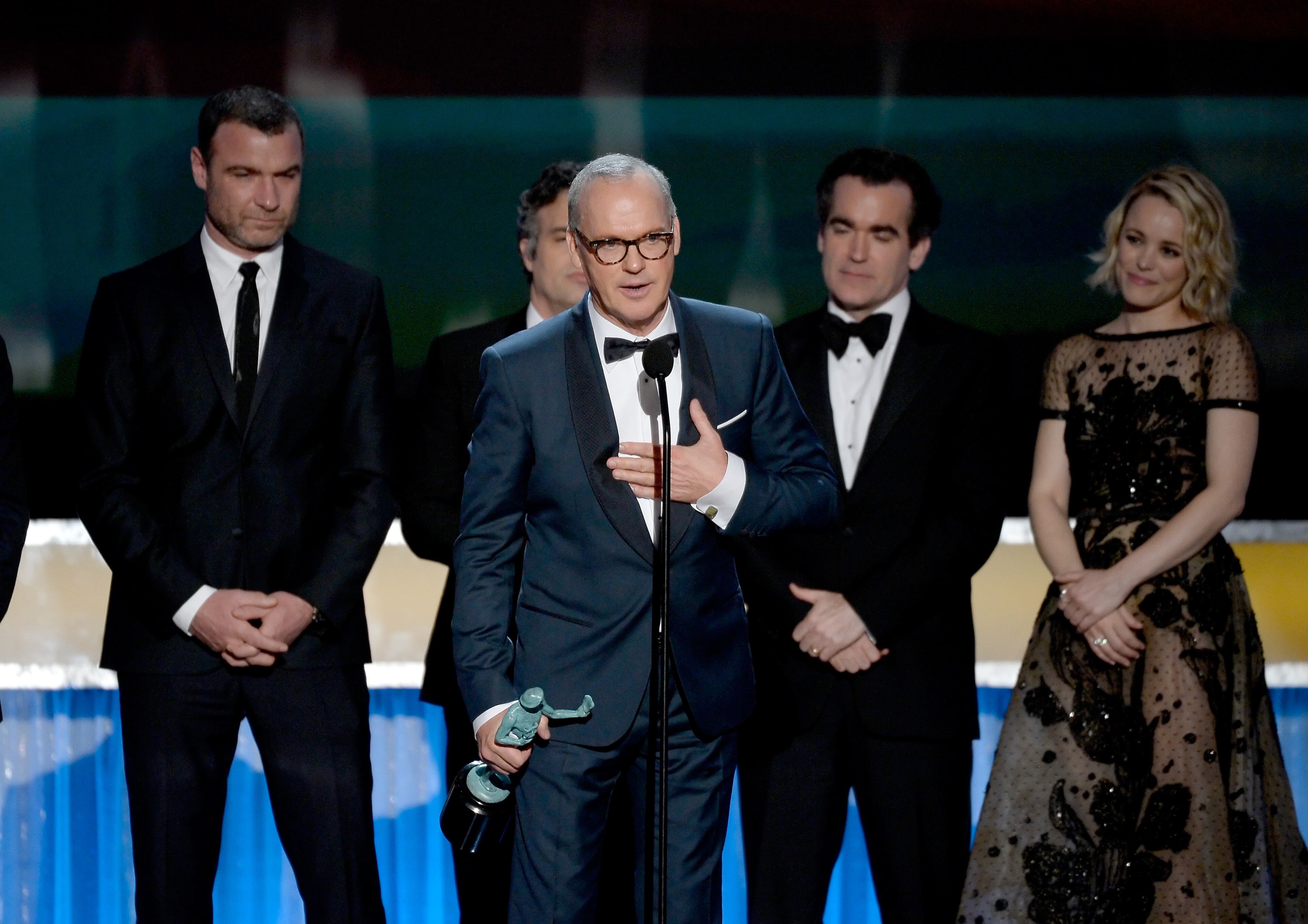 LOS ANGELES, CA - JANUARY 30: Actor Michael Keaton (C) with actors (L-R) Liev Schreiber, Mark Ruffalo, Brian d'Arcy James, and Rachel McAdams accept Outstanding Performance by a Cast in a Motion Picture for 'Spotlight' onstage during the 22nd Annual Screen Actors Guild Awards at The Shrine Auditorium on January 30, 2016 in Los Angeles, California. (Photo by Kevork Djansezian/Getty Images)