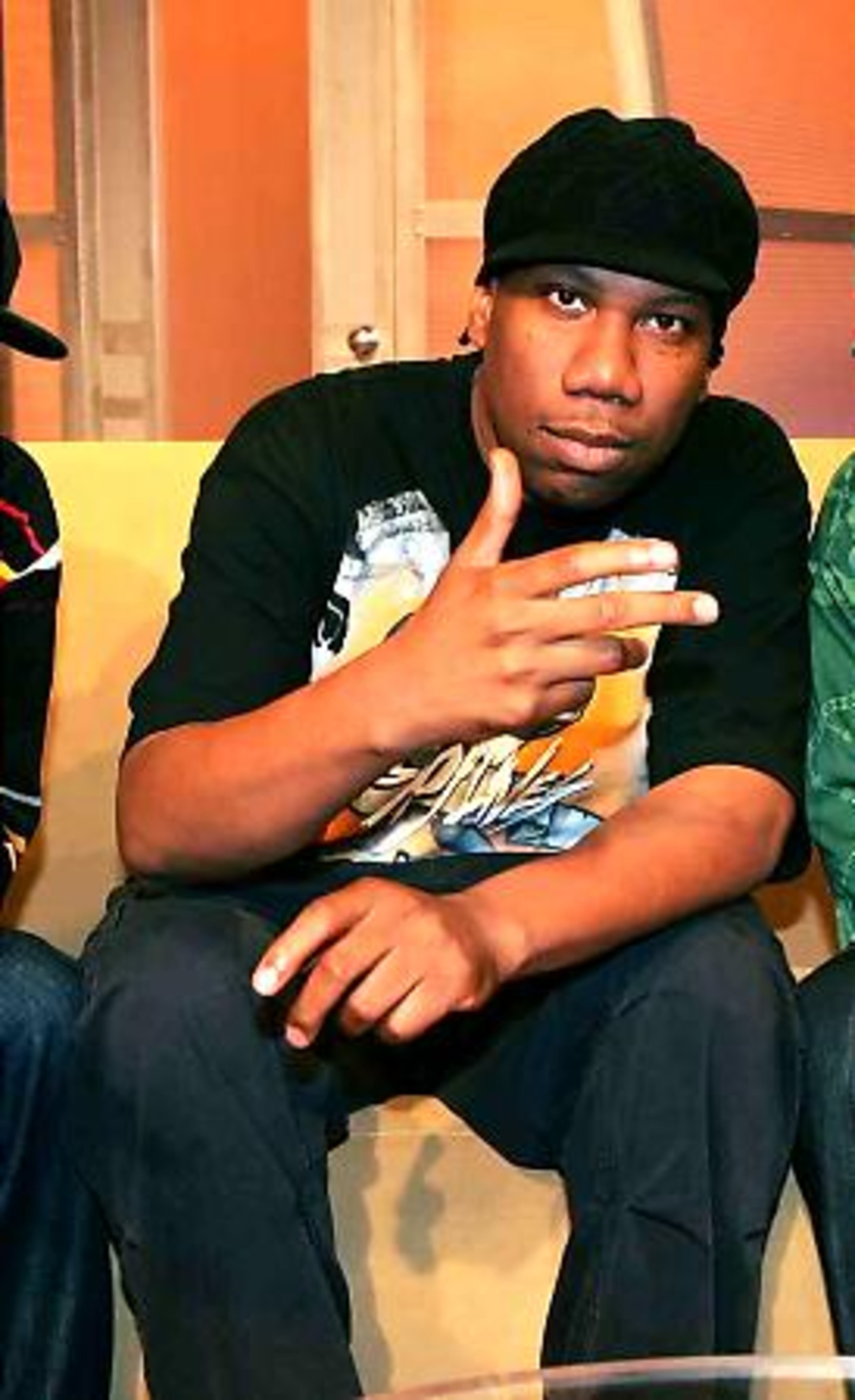 KRS-One will receive the 'I Am Hip Hop' Icon Award for more than 20 years of pioneering in hip-hop.