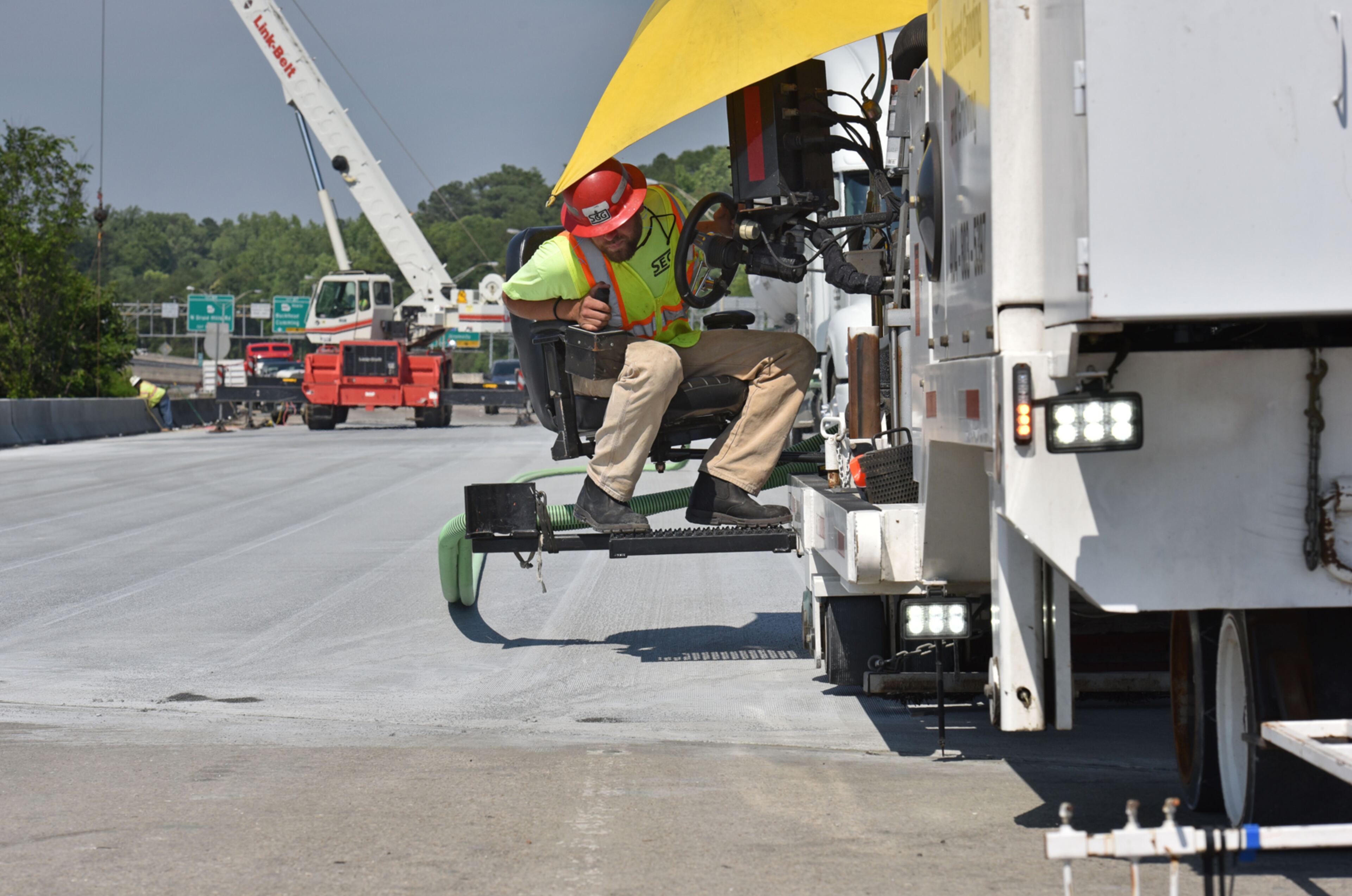 May 10, 2017 Atlanta - Construction crews put the finishing touches on new I-85 southbound section in preparation for reopening this weekend on Wednesday, May 10, 2017. I-85 in Atlanta will reopen in time for MondayÛªs morning rush hour commute and probably sooner. The northbound lanes probably will be open sometime Saturday and the southbound lanes sometime Sunday, Georgia Department of Transportation Commissioner Russell McMurry said at a press conference Wednesday.HYOSUB SHIN / HSHIN@AJC.COM