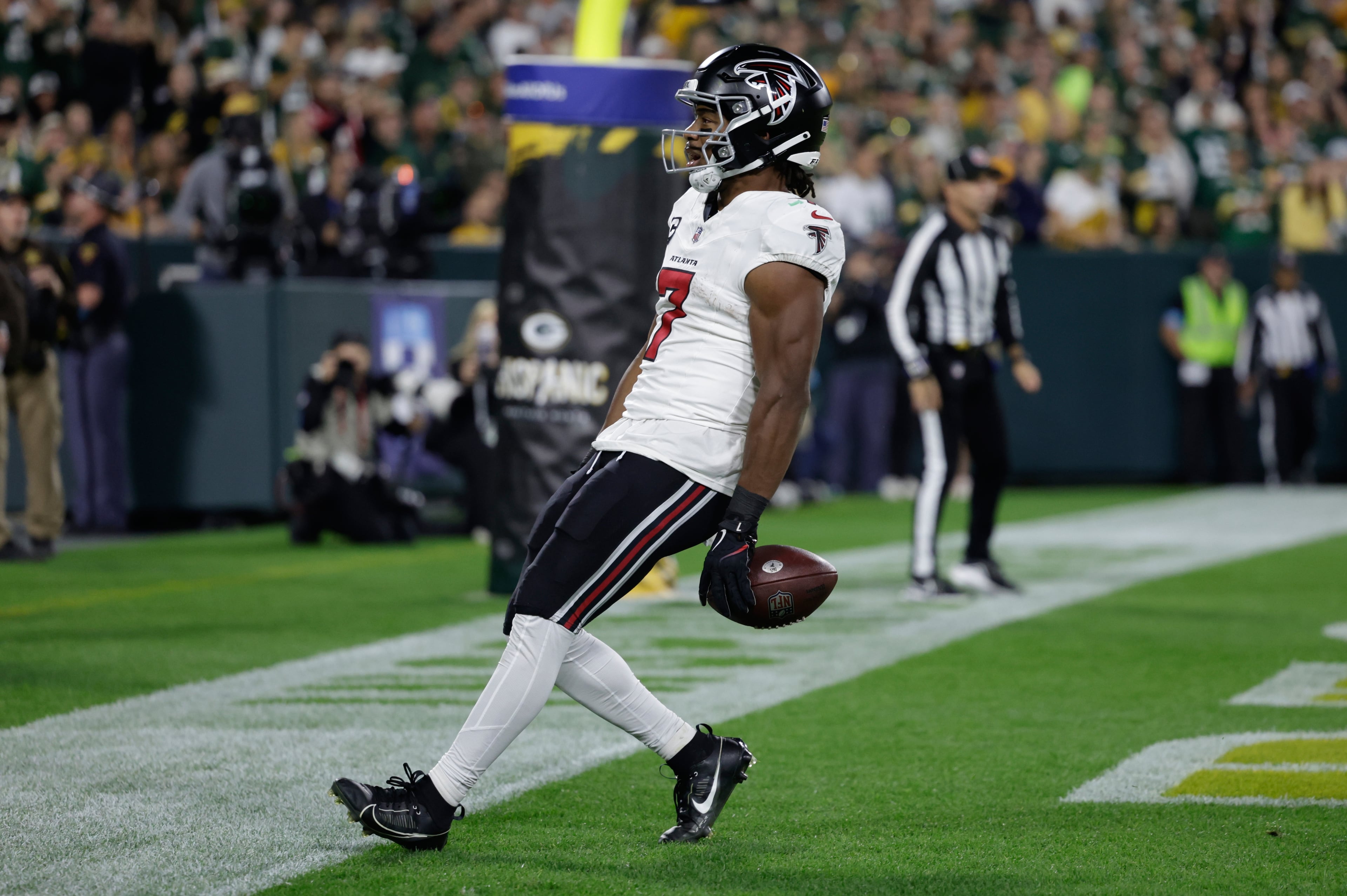 Falcons Packers Football