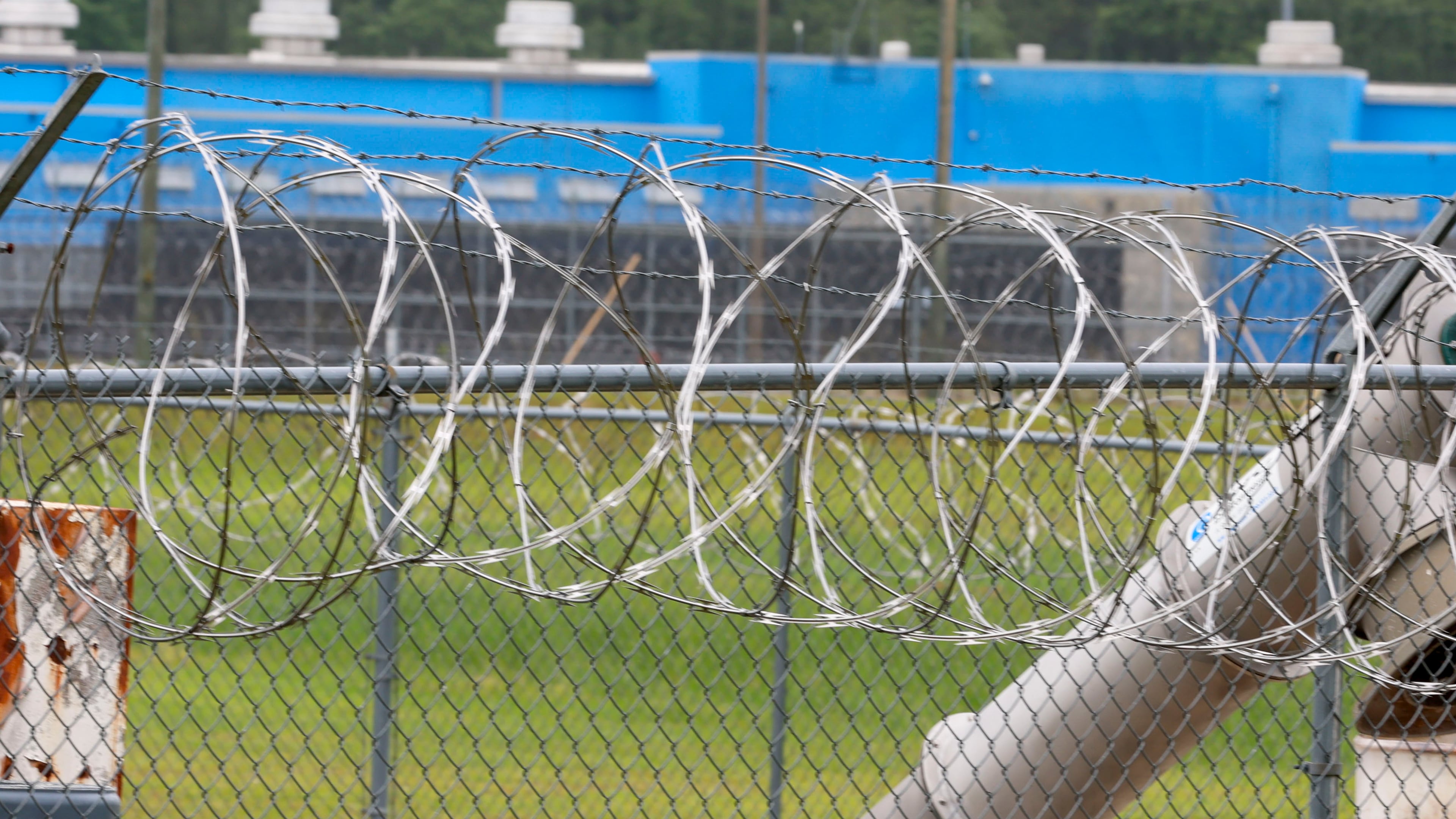 Calhoun State Prison in Morgan is one of two Georgia prisons that a Florida sheriff's department says has inmates operating theft scams on the outside using cellphones. (Miguel Martinez/AJC 2025)