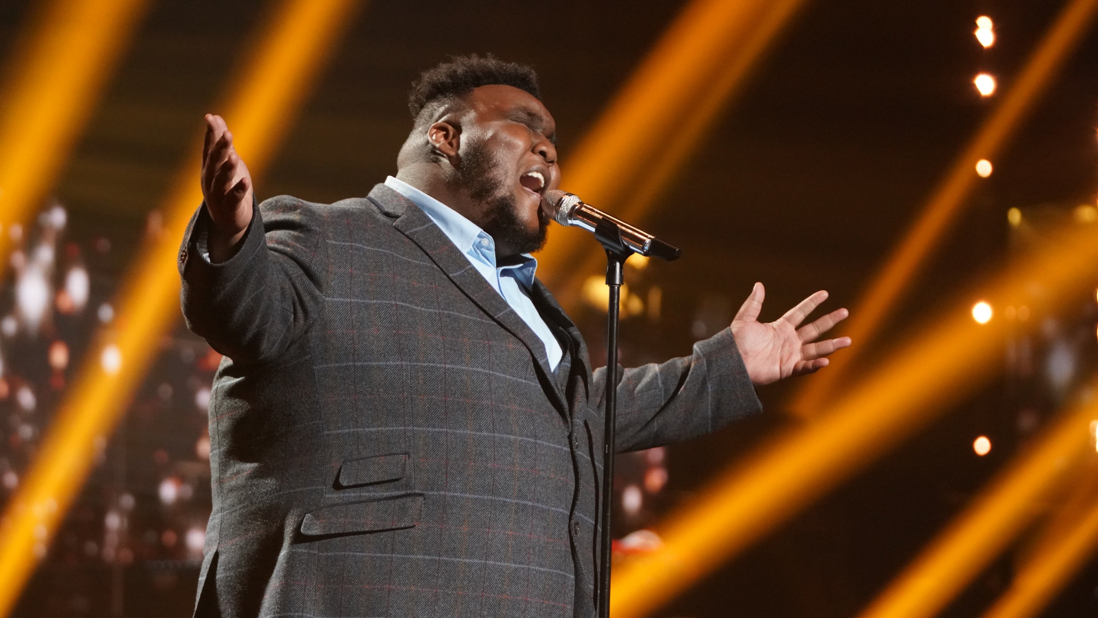 Willie Spence of Georgia performing "Wind Beneath My Wings" during the April 4, 2021 episode of "American Idol." (ABC/Eric McCandless)
