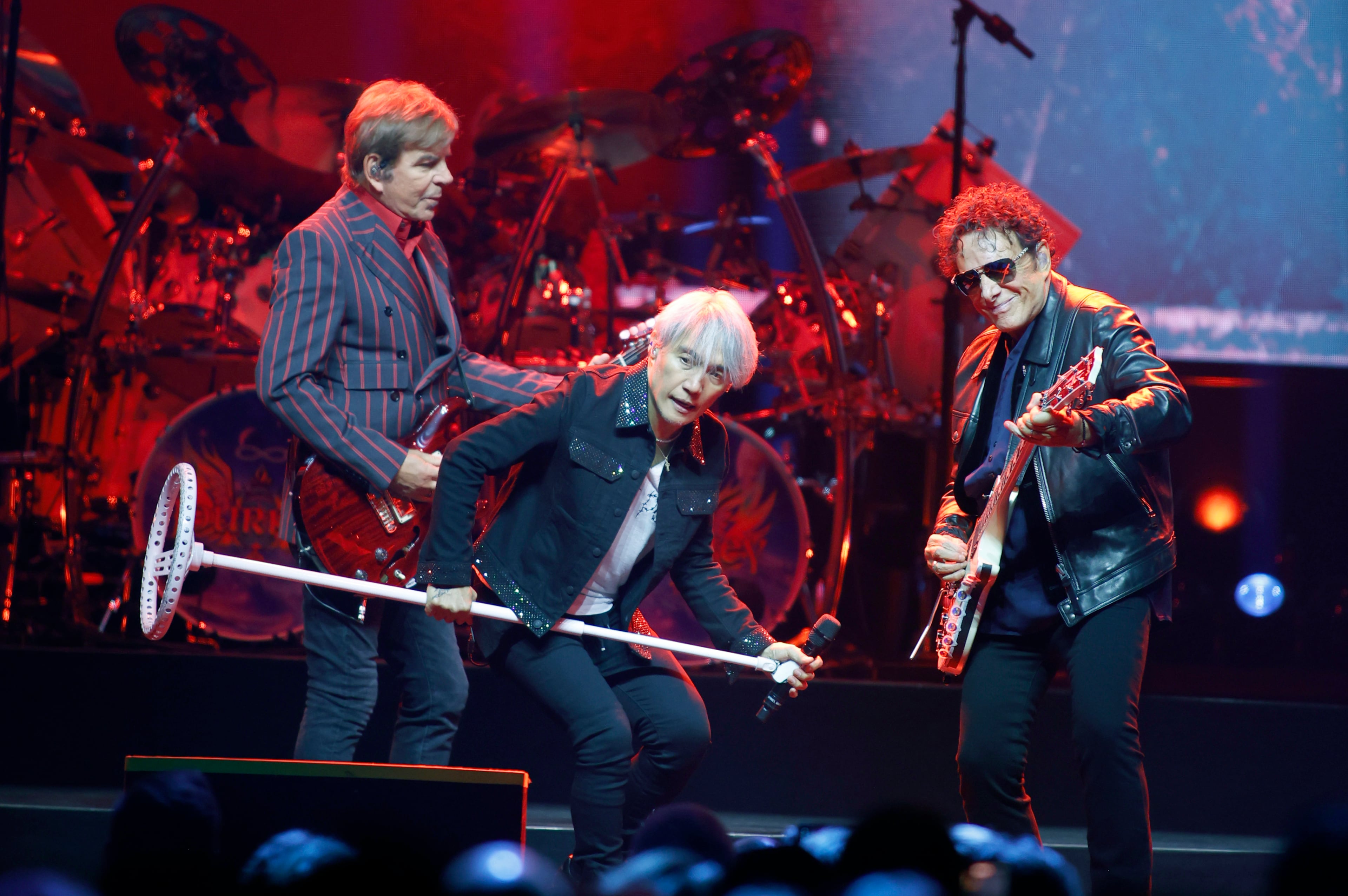 Concert review for farewell stop of Journey