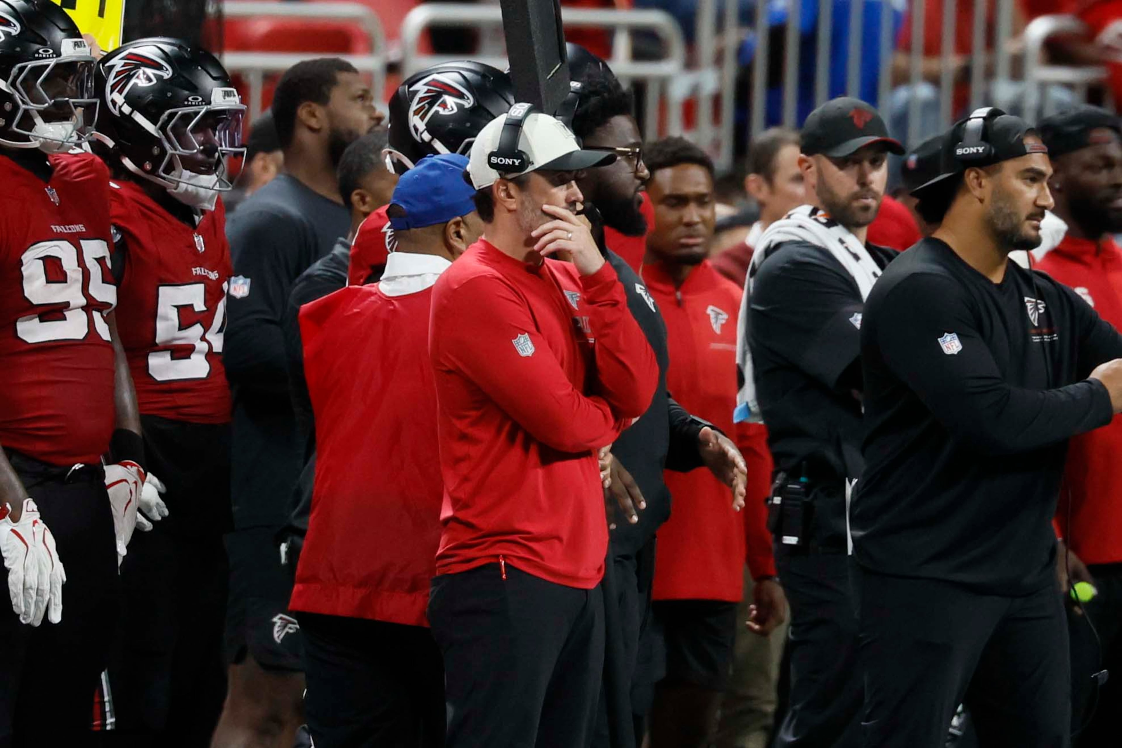 Atlanta Falcons head coach Kevin Stefanski watches Atlanta Falcons quarterback Michael Penix Jr. (9) as he lies on the ground after an injury during the second half of a football game against the Baltimore Ravens at Mercedes-Benz Stadium in Atlanta, GA, Sunday, Oct. 11, 2026.
(Miguel Martinez/AJC)