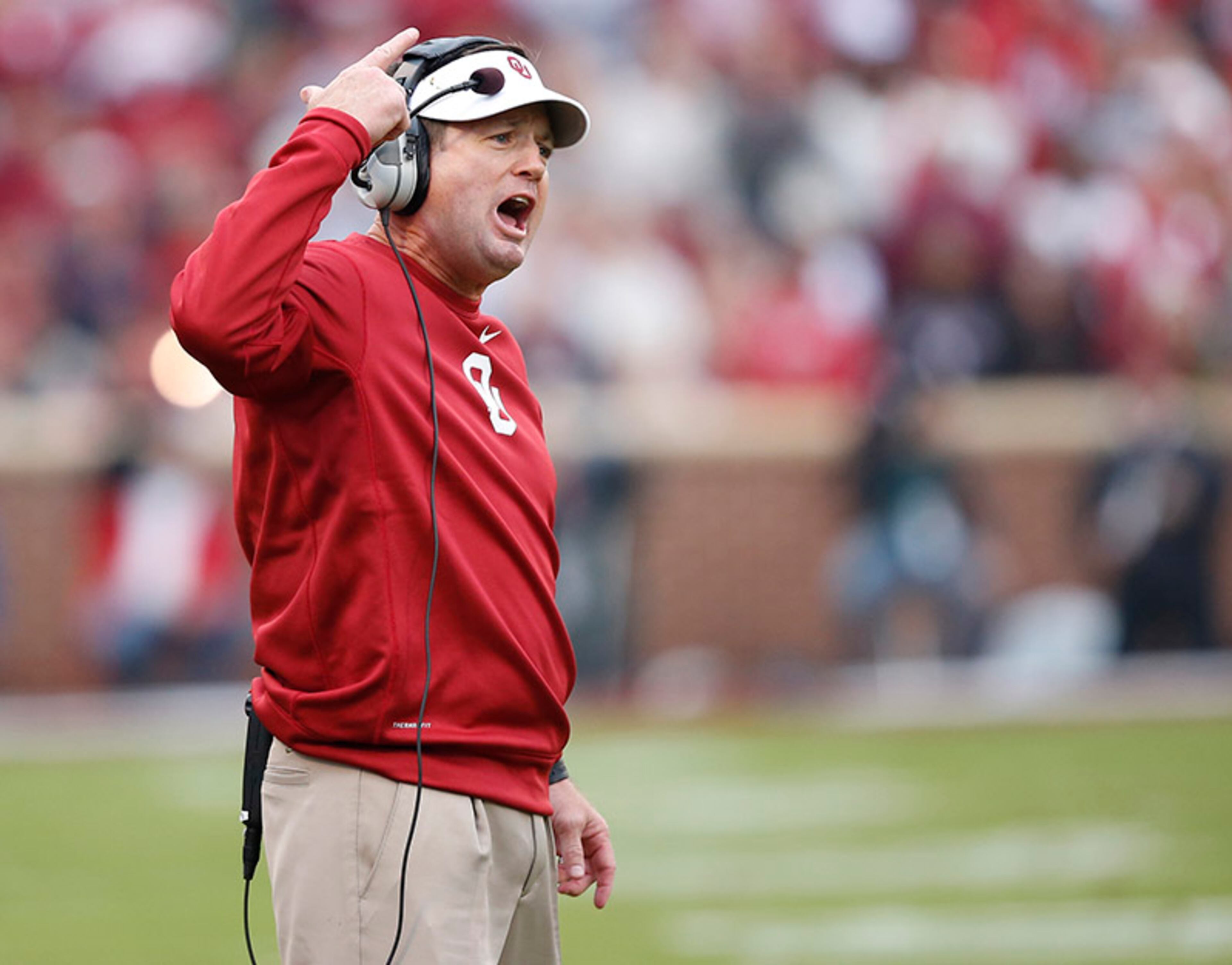 5. Bob Stoops, Oklahoma: One of college football's longest tenured coaches, Bob Stoops will make $4,773,167 this season. Stoops led the Sooner the a BCS title in 2000. He is under contract through 2018.