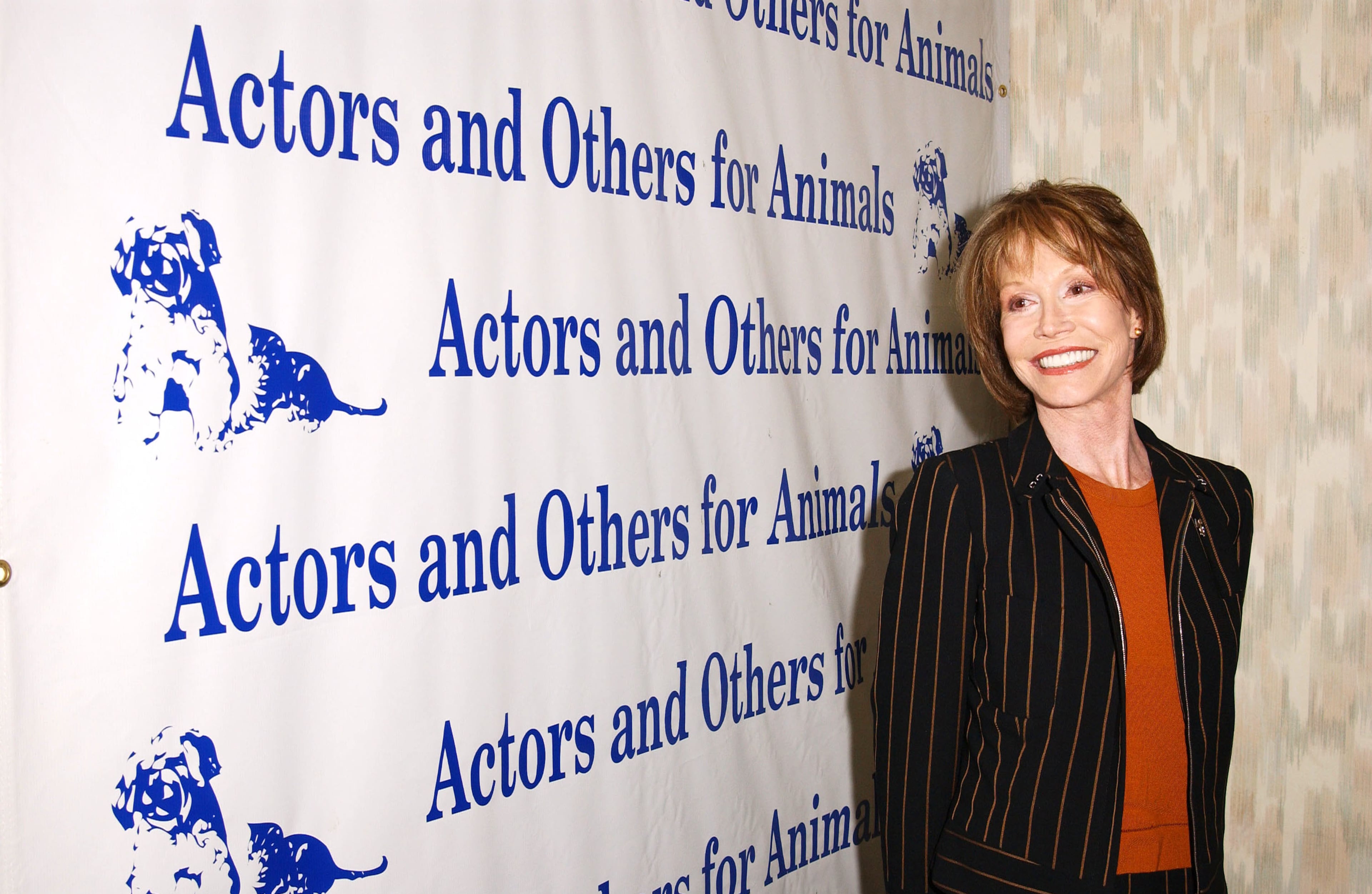 LOS ANGELES - NOVEMBER 16: Actress Mary Tyler Moore attends "A Celebration of Caring" celebrity fashion show and luncheon at the Universal Hilton & Towers on November, 2002 in Los Angeles, California. Ticket sales from the event benefit the Actors and Others for Animals foundation. (Photo by Robert Mora/Getty Images)