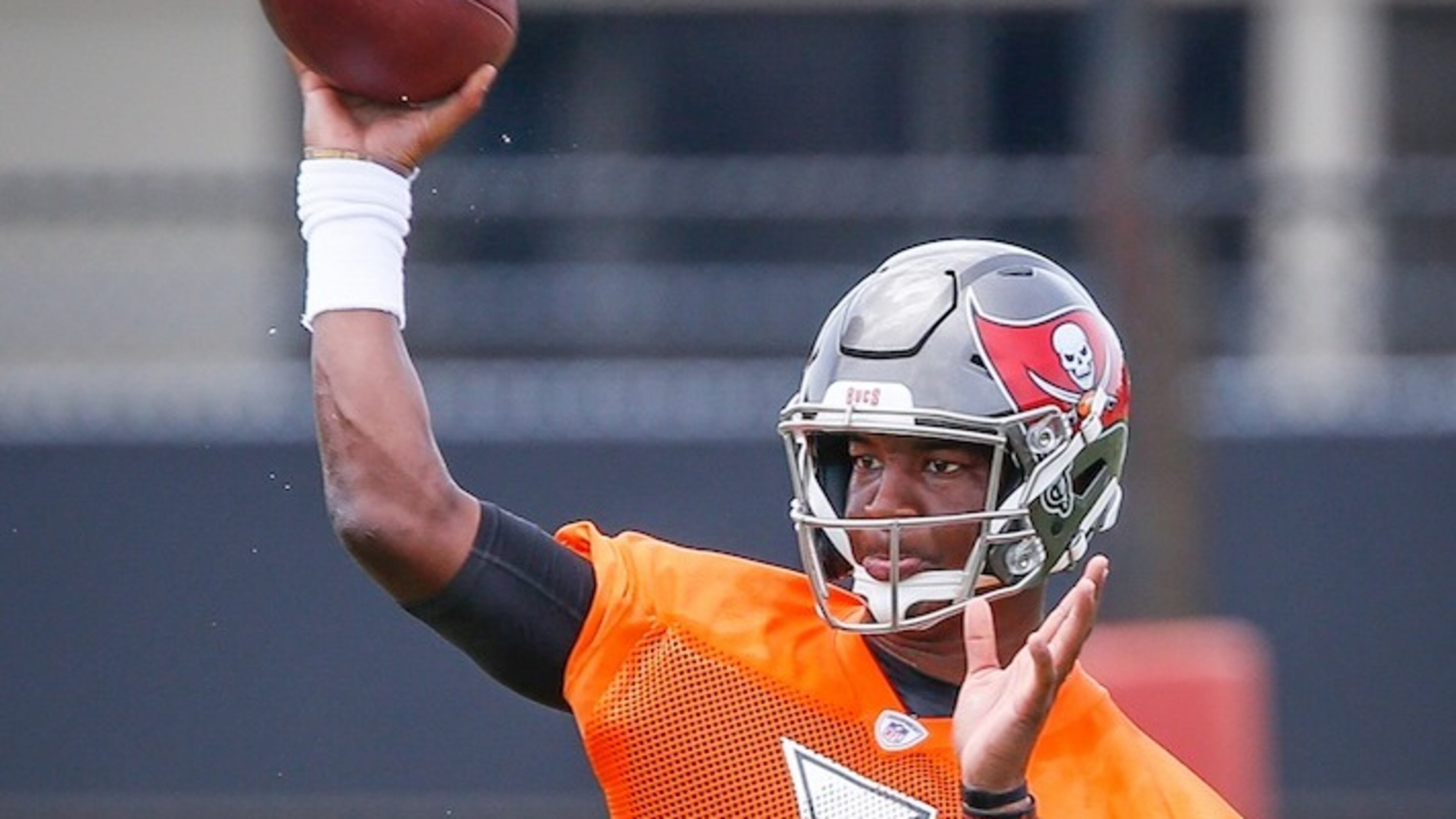 Tampa Bay Buccaneers quarterback Jameis Winston participates in an OTA practice session at One Buccaneer Place in Tampa, Fla., on Thursday, June 1, 2017. (Loren Elliott/Tampa Bay Times/TNS)