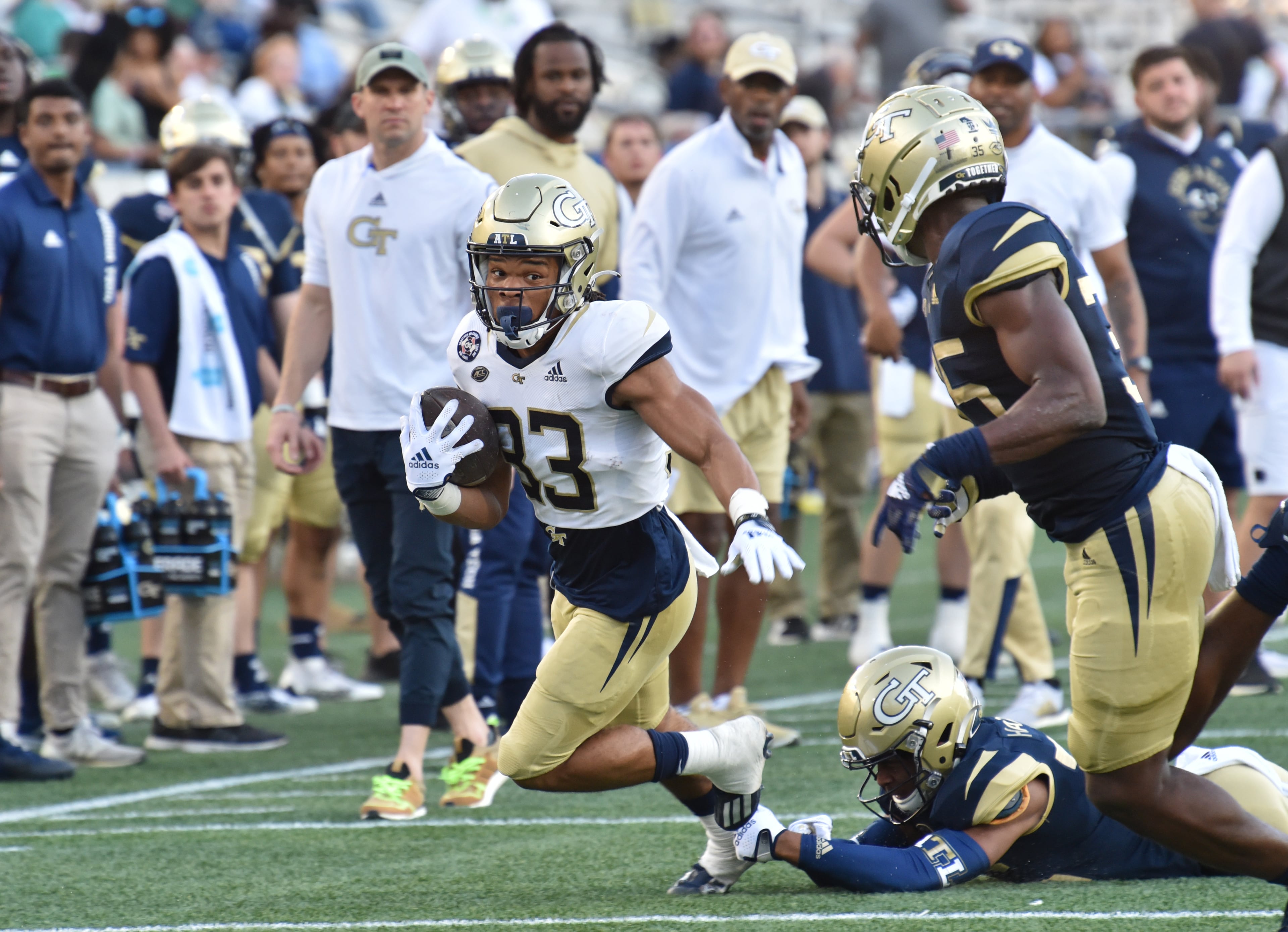 Georgia Tech's running back Daylon Gordon (33) runs with the ball during the 2022 Spring Game at Georgia Tech's Bobby Dodd Stadium in Atlanta on Thursday, March 17, 2022. (Hyosub Shin / Hyosub.Shin@ajc.com)