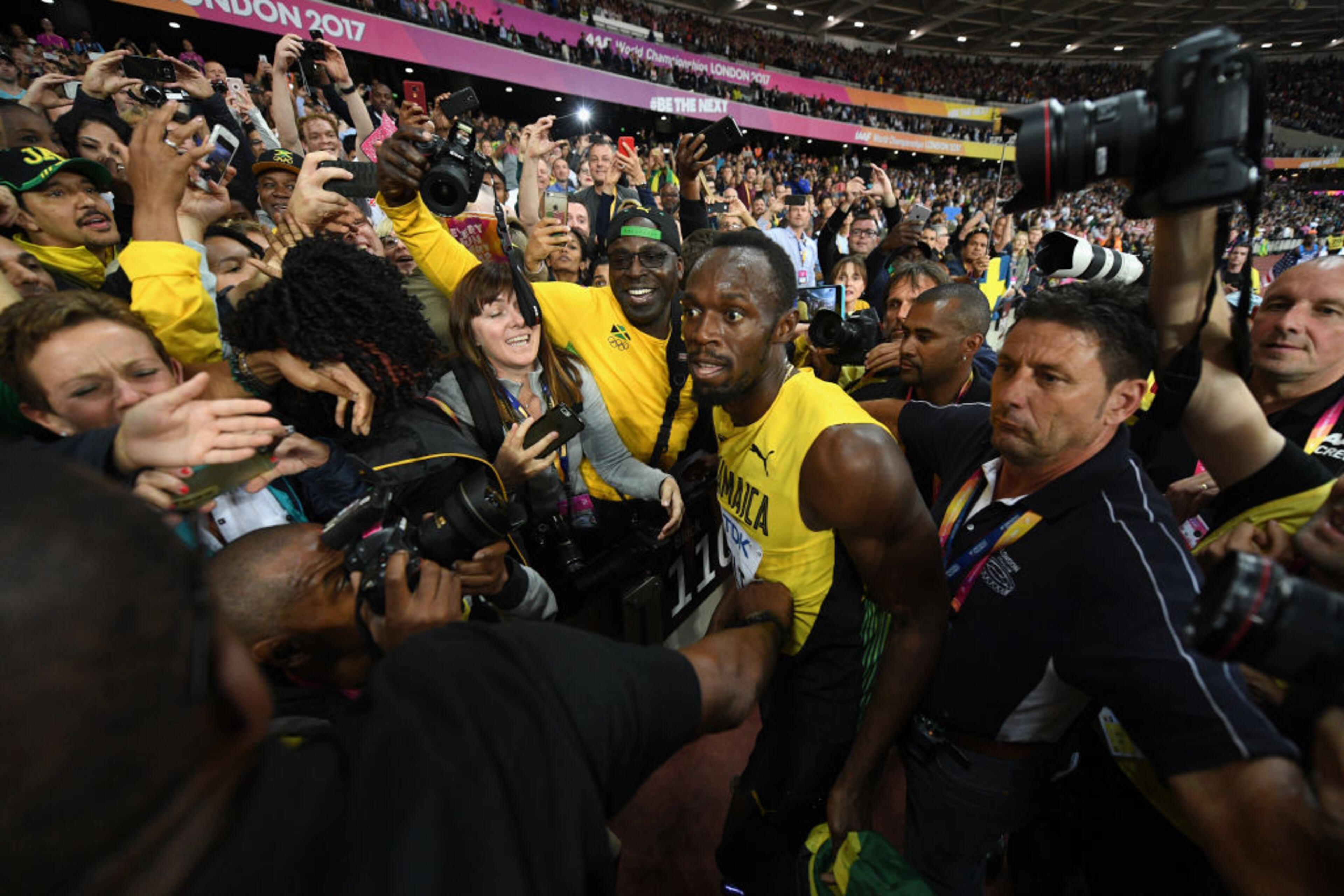 LONDON, ENGLAND - AUGUST 05: Usain Bolt of Jamaica celebrates during a lap of honour following finishing in third place in the mens 100m final during day two of the 16th IAAF World Athletics Championships London 2017 at The London Stadium on August 5, 2017 in London, United Kingdom. (Photo by David Ramos/Getty Images)