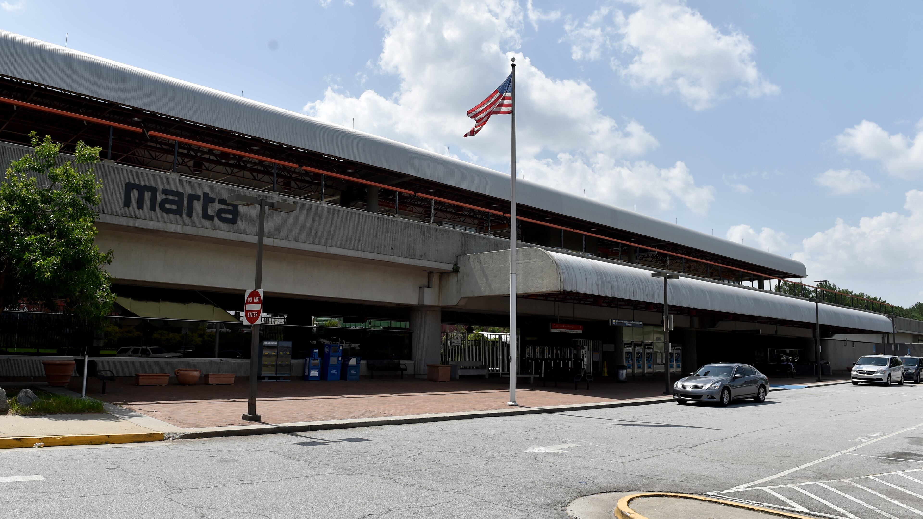 July 10, 2015 Atlanta: Brookhaven MARTA station. BRANT SANDERLIN/BSANDERLIN@AJC.COM