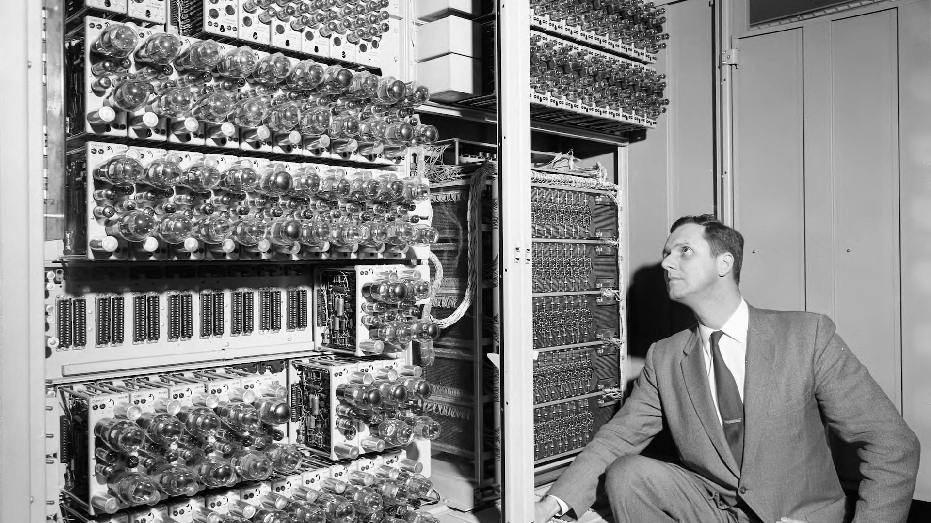 1950th Computer #TBT! What computers looked like in the 1950s and 60s (hint: HUGE)
