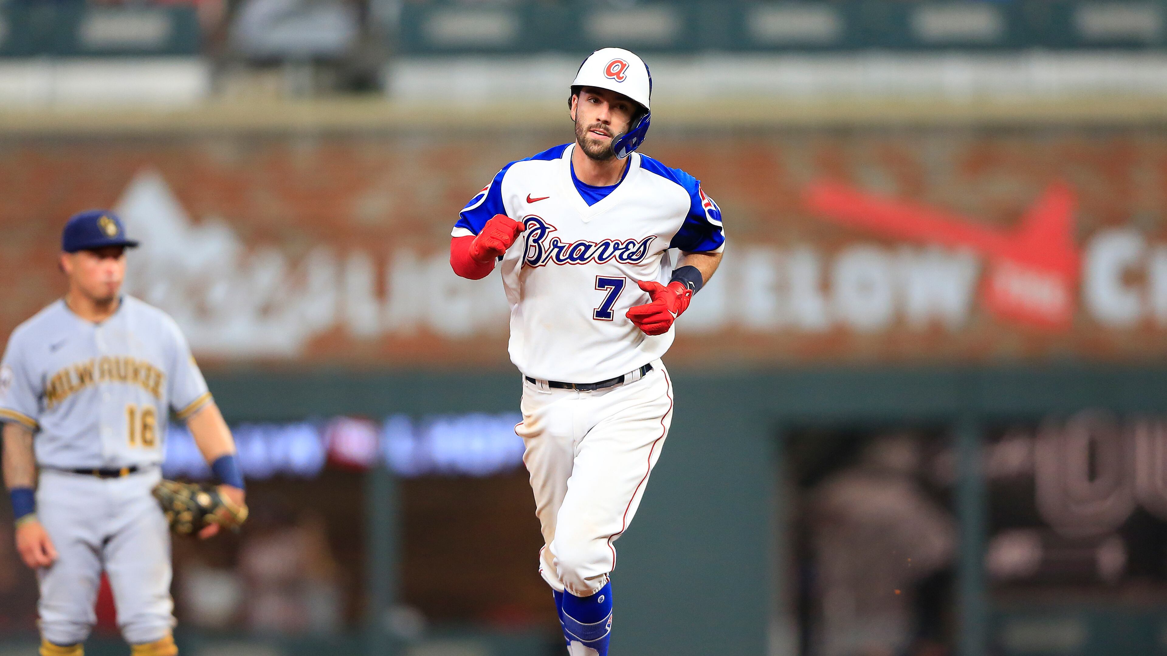 Dansby Swanson #7 of the Atlanta Braves circles the bases after hitting a seventh-inning grand slam during the Saturday evening MLB game between the Atlanta Braves and the Milwaukee Brewers on July 31, 2021 at Truist Park in Atlanta, Georgia. (Photo by David J. Griffin/Icon Sportswire) (Icon Sportswire via AP Images)