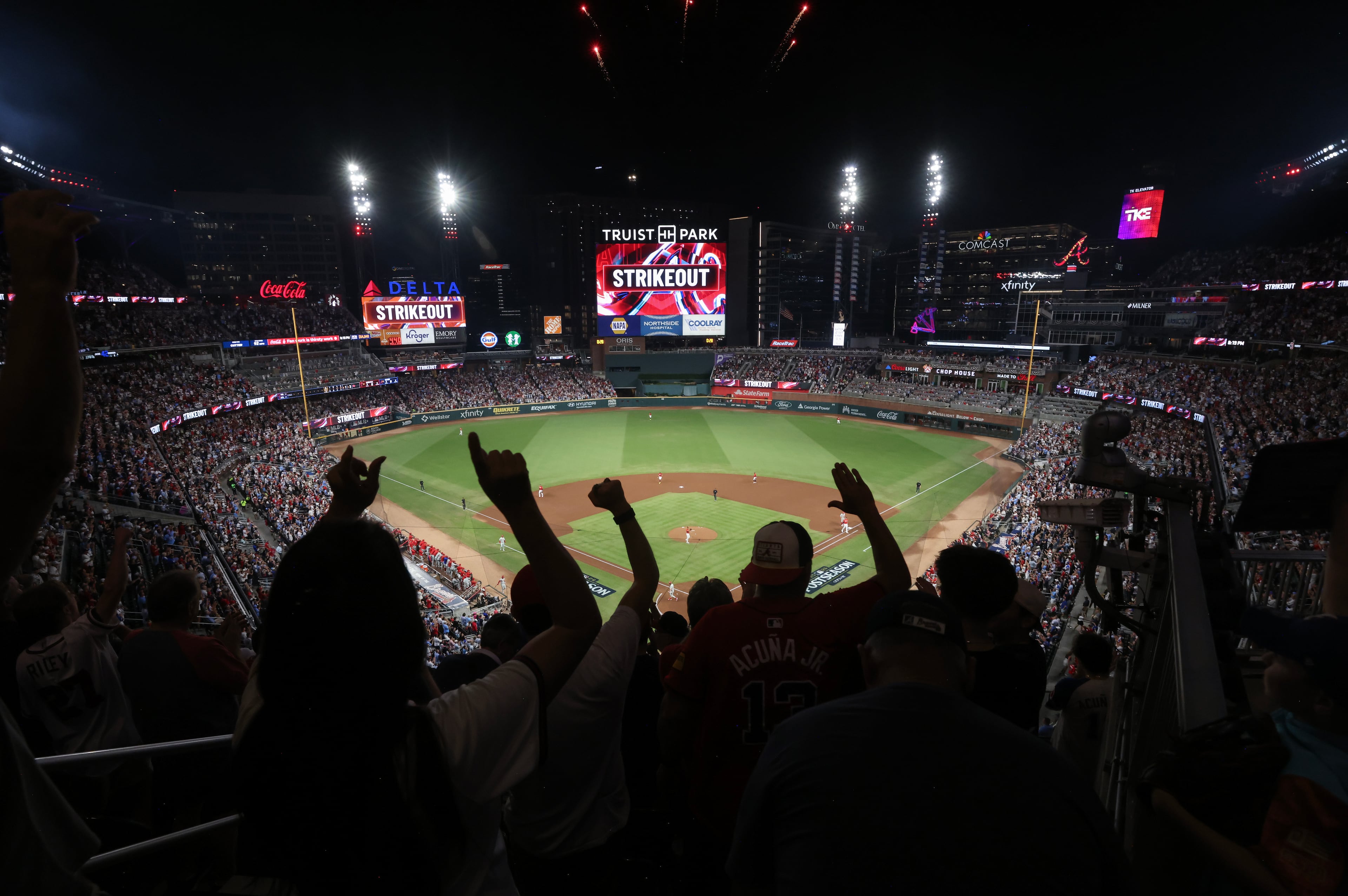 100126 Braves v Phillies GM3 WC