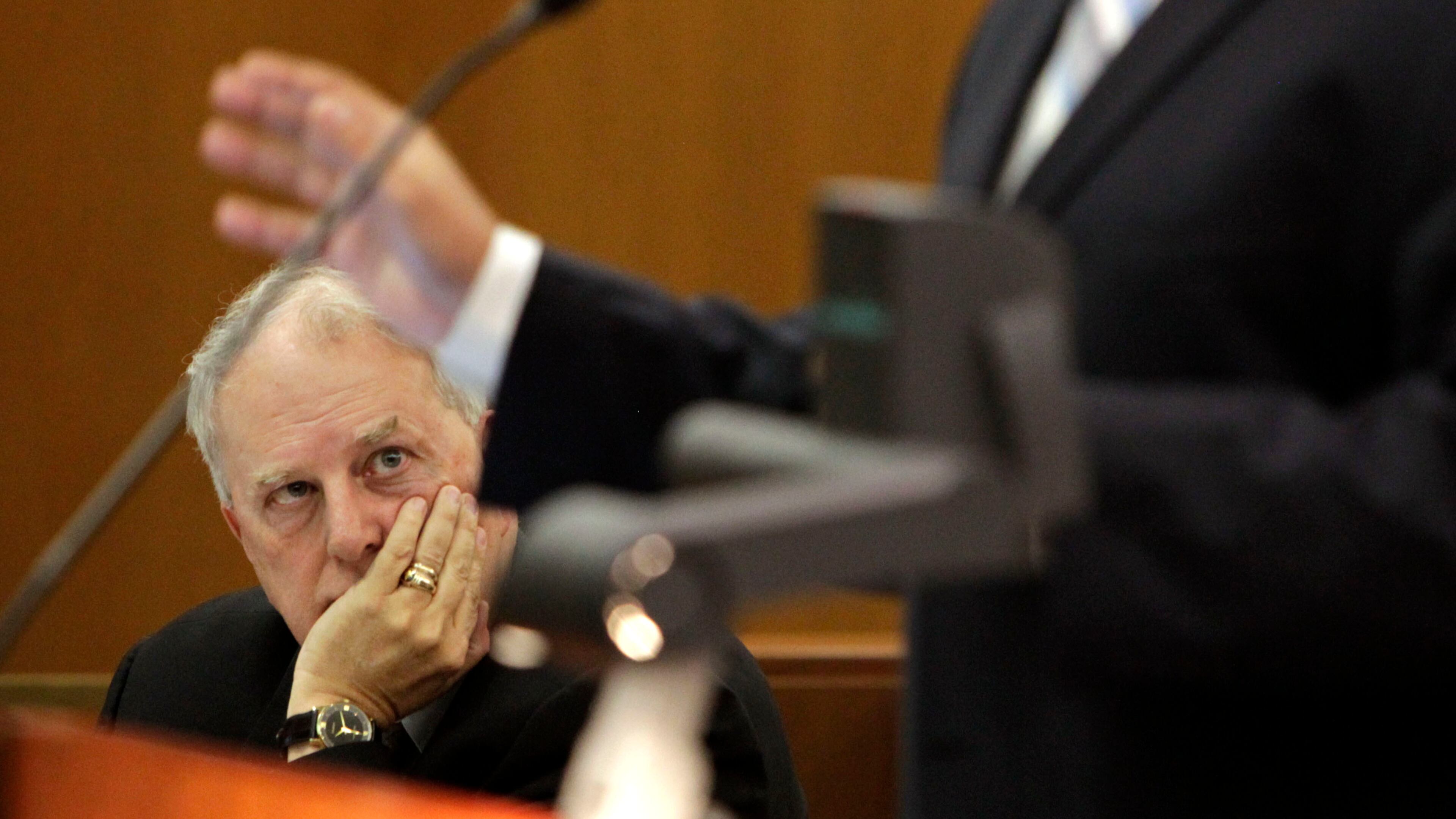 Former Governor Roy Barnes, an attorney for the plaintiff, listens at an appeals court hearing in 2012 on whether teachers in DeKalb County should be allowed to sue over the school system’s suspension of supplementary retirement accounts. BOB ANDRES / BANDRES@AJC.COM