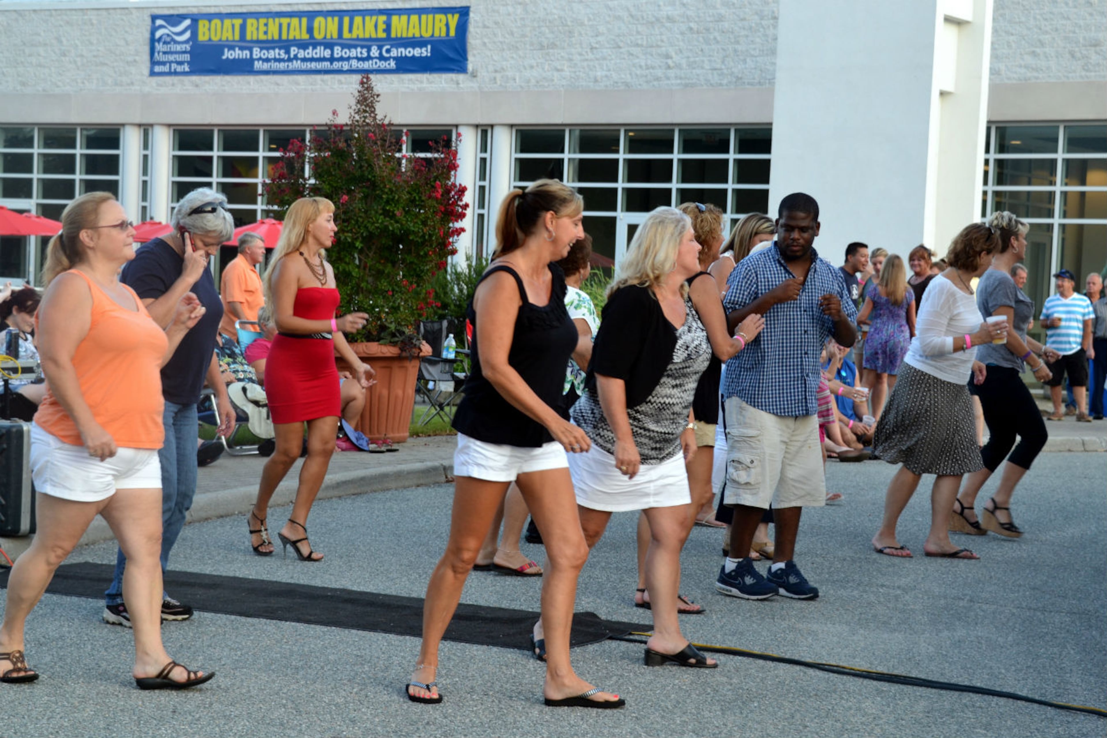More than 17,000 people participated in the largest performance of the Cupid Shuffle dance in 2007. It took place during the Ebony Black Family Reunion Tour (not shown) in Atlanta.