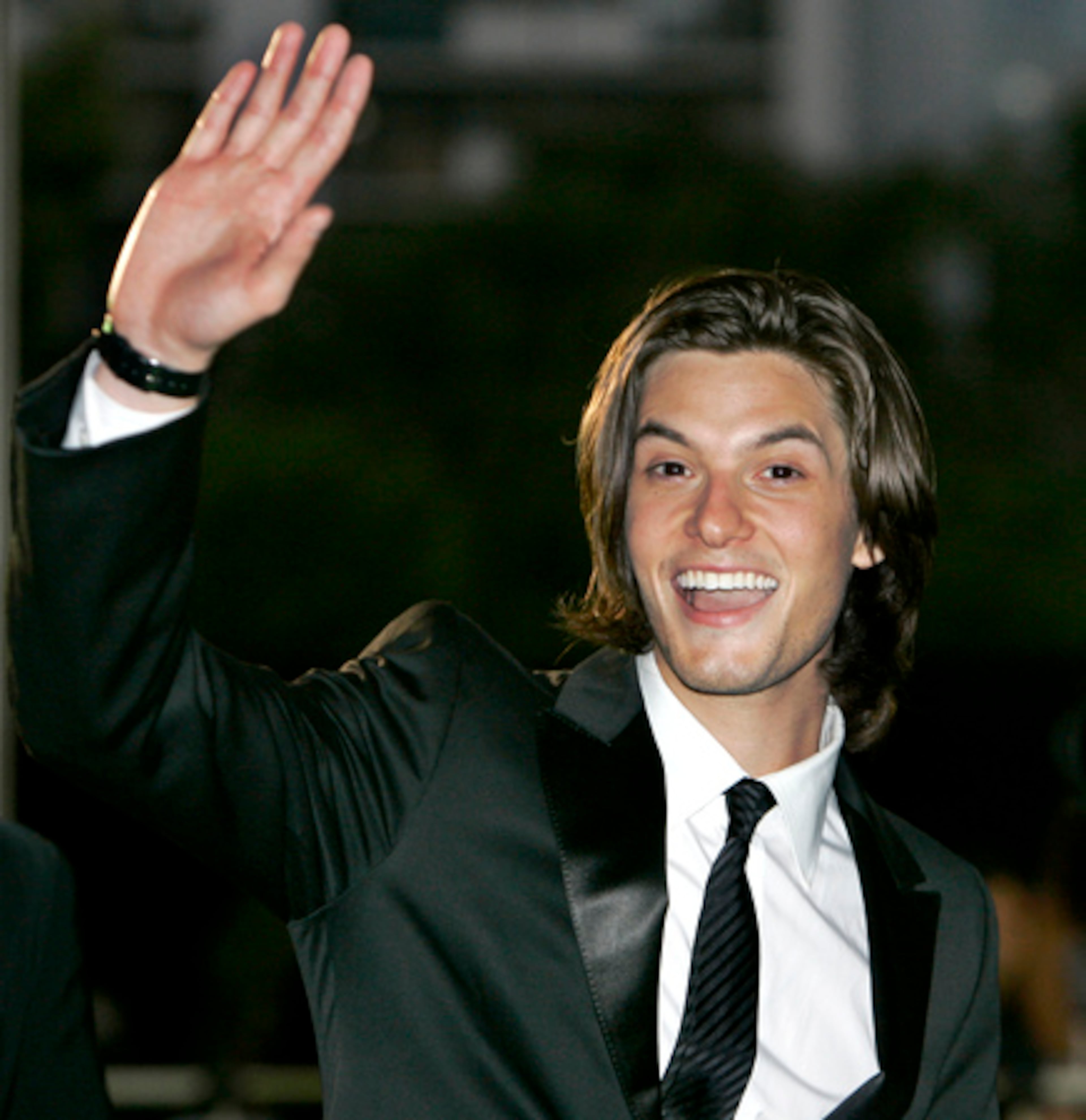 Actor Ben Barnes (Prince Caspian) waves upon his arrival for the Japan premiere of 'The Chronicles of Narnia: Prince Caspian' in Tokyo, Japan, on Tuesday.