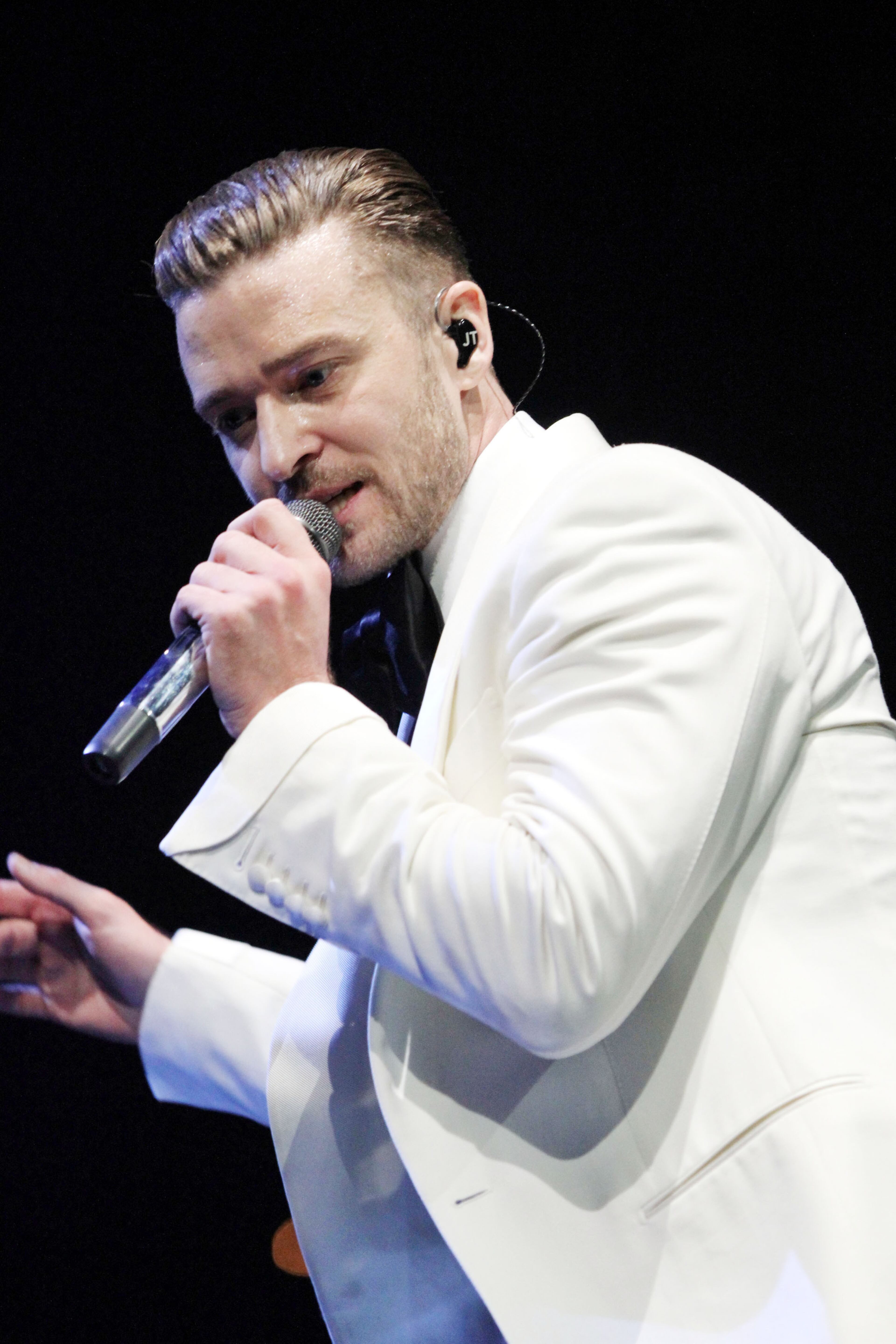 Justin Timberlake performs to a sold-out Philips Arena in Atlanta during his 20/20 Experience World Tour Tuesday, Dec. 17, 2013.