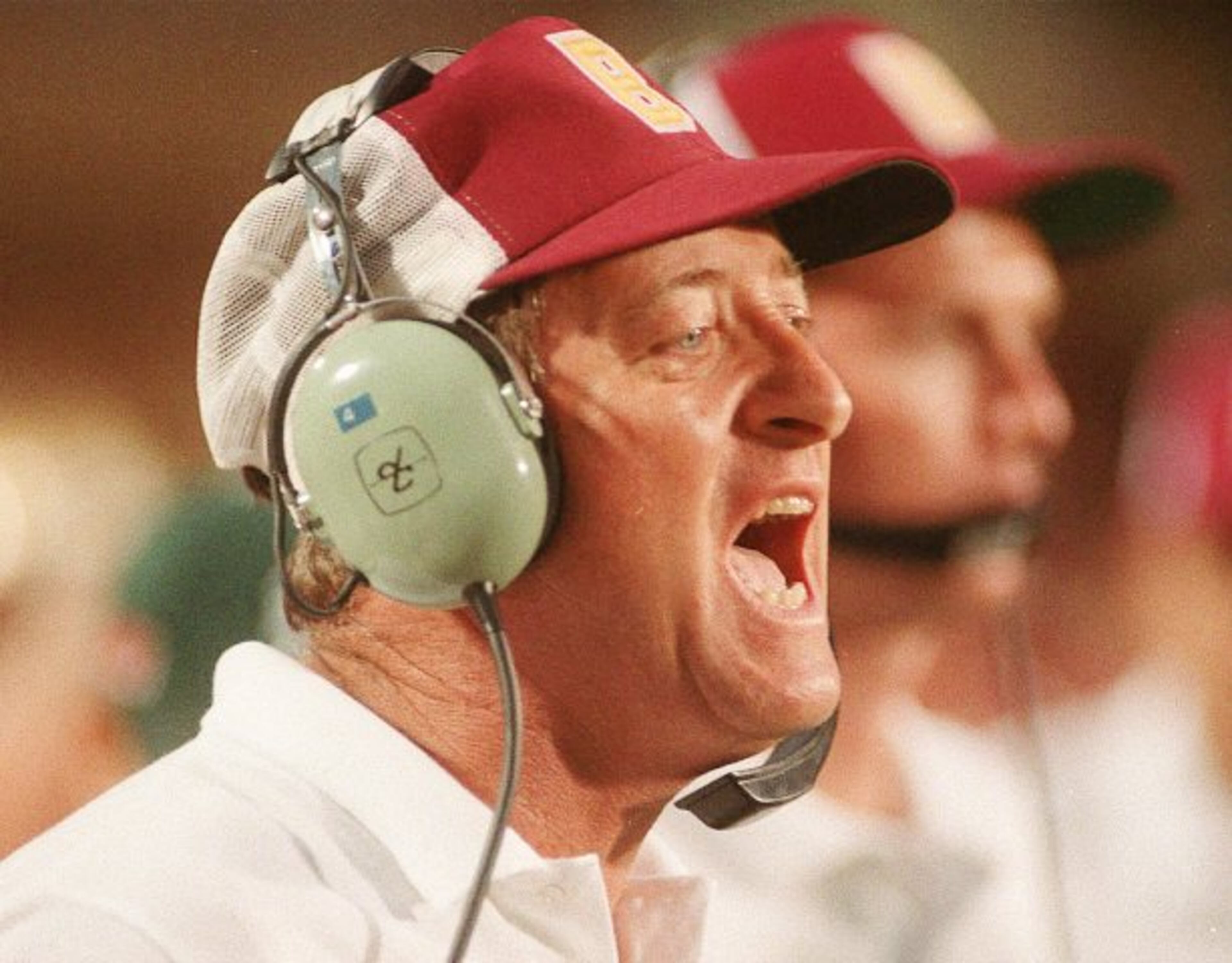 Dave Hunter yells instructions to his team in 1994. Jerry Finlay / Special to the AJC