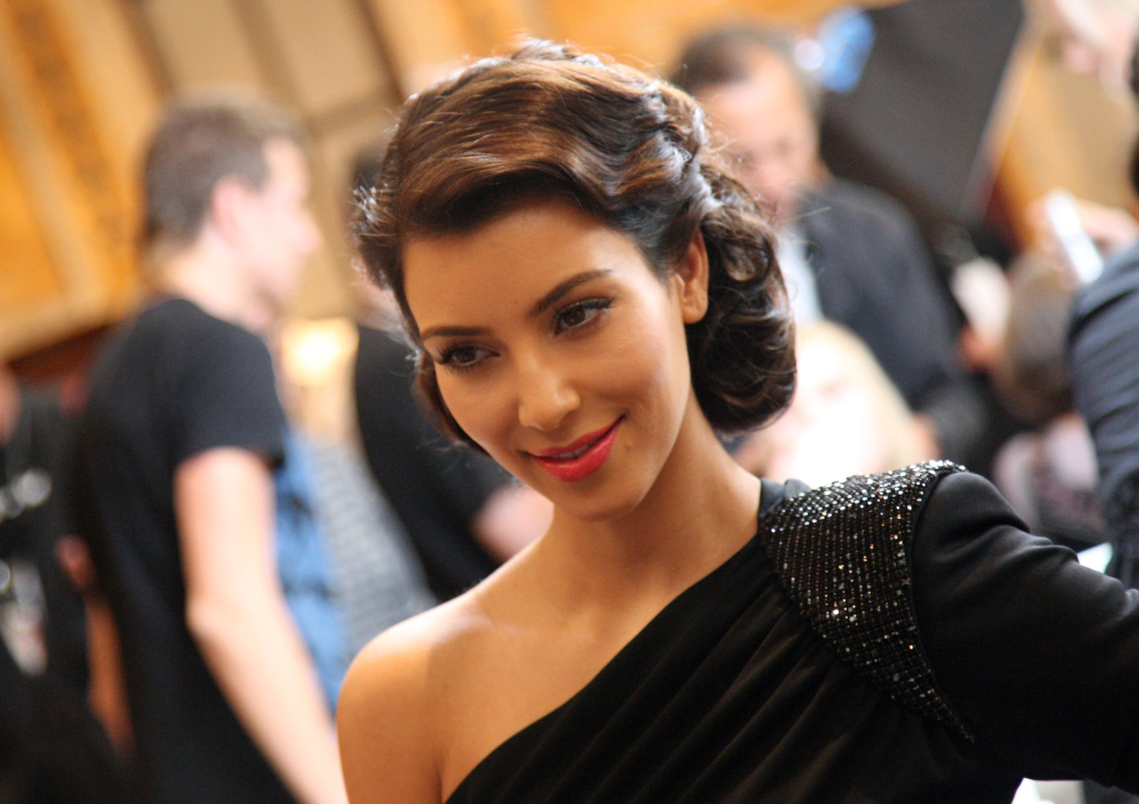NEW YORK - SEPTEMBER 14: TV personality Kim Kardashian attends Jill Stuart Spring 2010 fashion show at The New York Public Library on September 14, 2009 in New York, New York. (Photo by Jason Kempin/Getty Images for IMG)