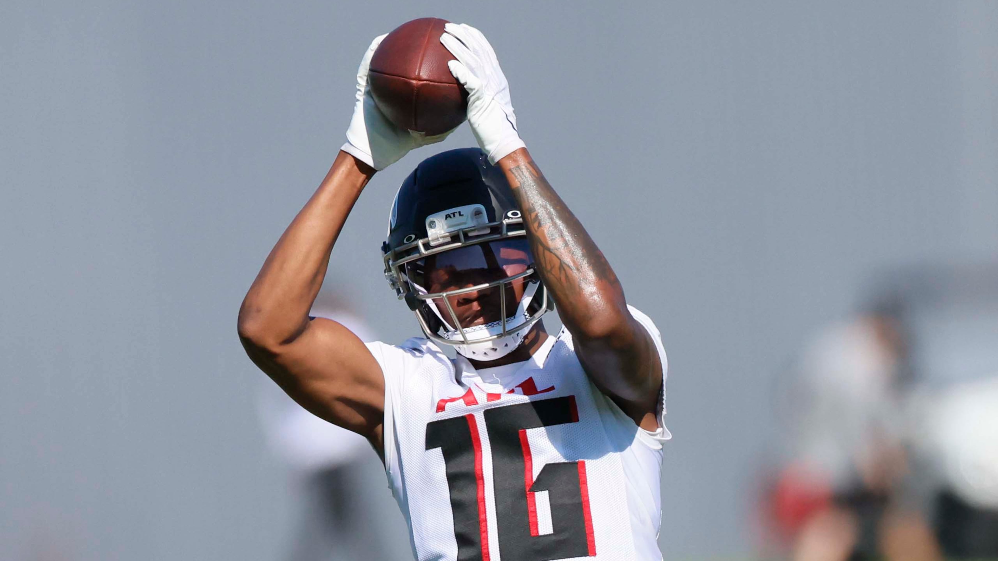 Atlanta Falcons wide receiver DJ Chark Jr. catches the ball during training camp at the Falcons Practice Facility on Sunday, July 27, 2025, in Flowery Branch, Ga. (Miguel Martinez/AJC)