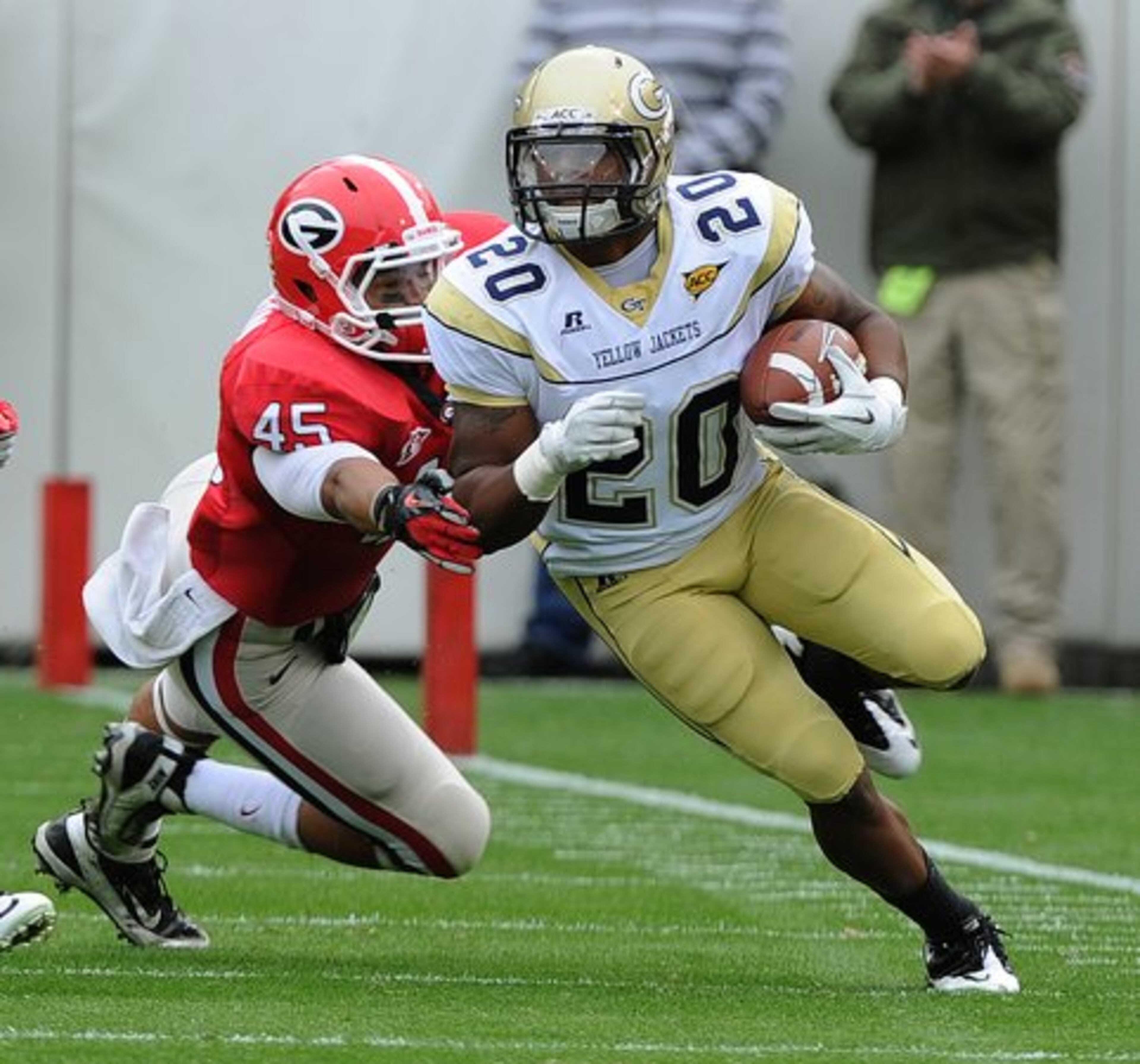 UGA's Christian Robinson chases down Georgia Tech A-back Roddy Jones.