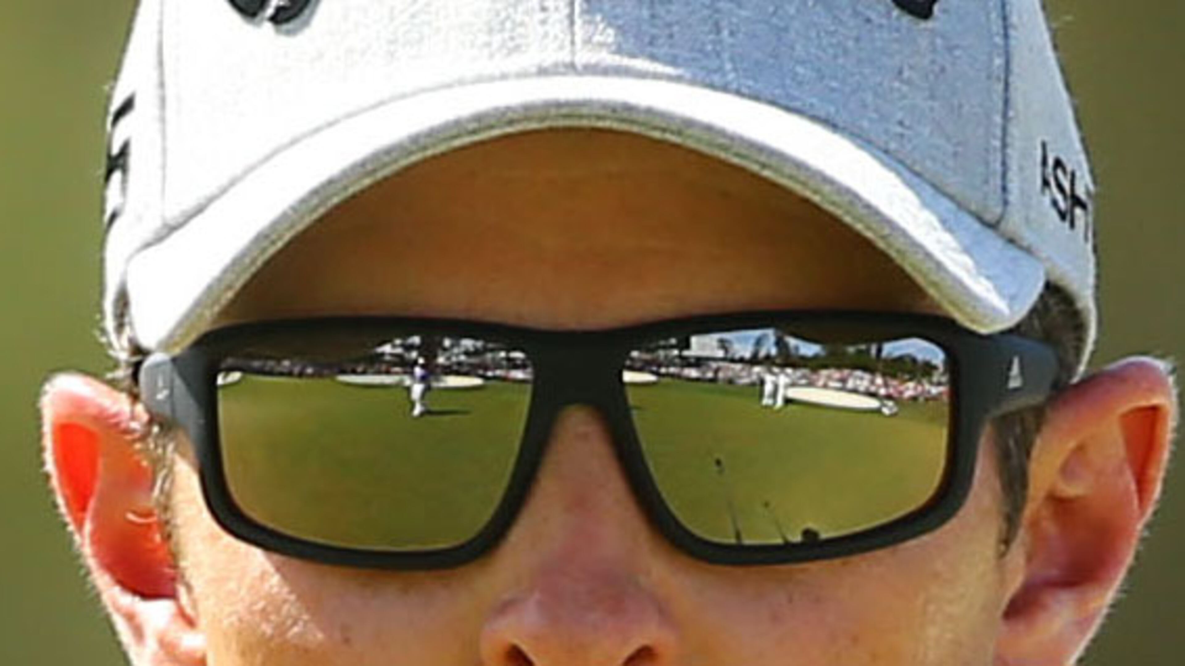 Justin Rose birdies #7 to go to 6-under. Photos from the third round at the Masters Golf Tournament, Saturday, April 11, 2015. CURTIS COMPTON/CCOMPTON@AJC.COM