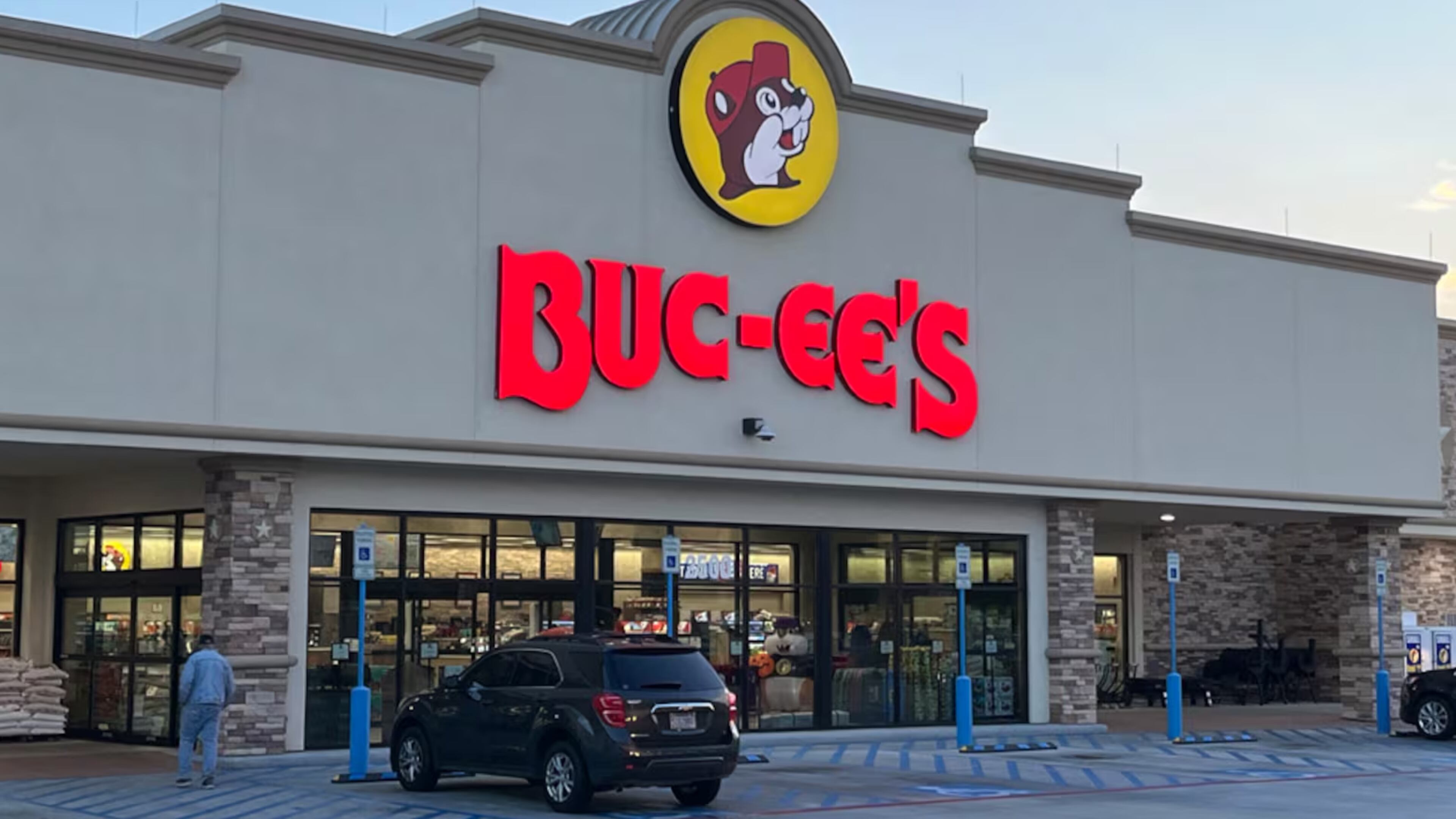 A man killed himself Thursday after allegedly shooting at officers outside a Buc-ee's in Calhoun and leading law enforcement on a chase, according to police and deputies. (Channel 2 Action News)