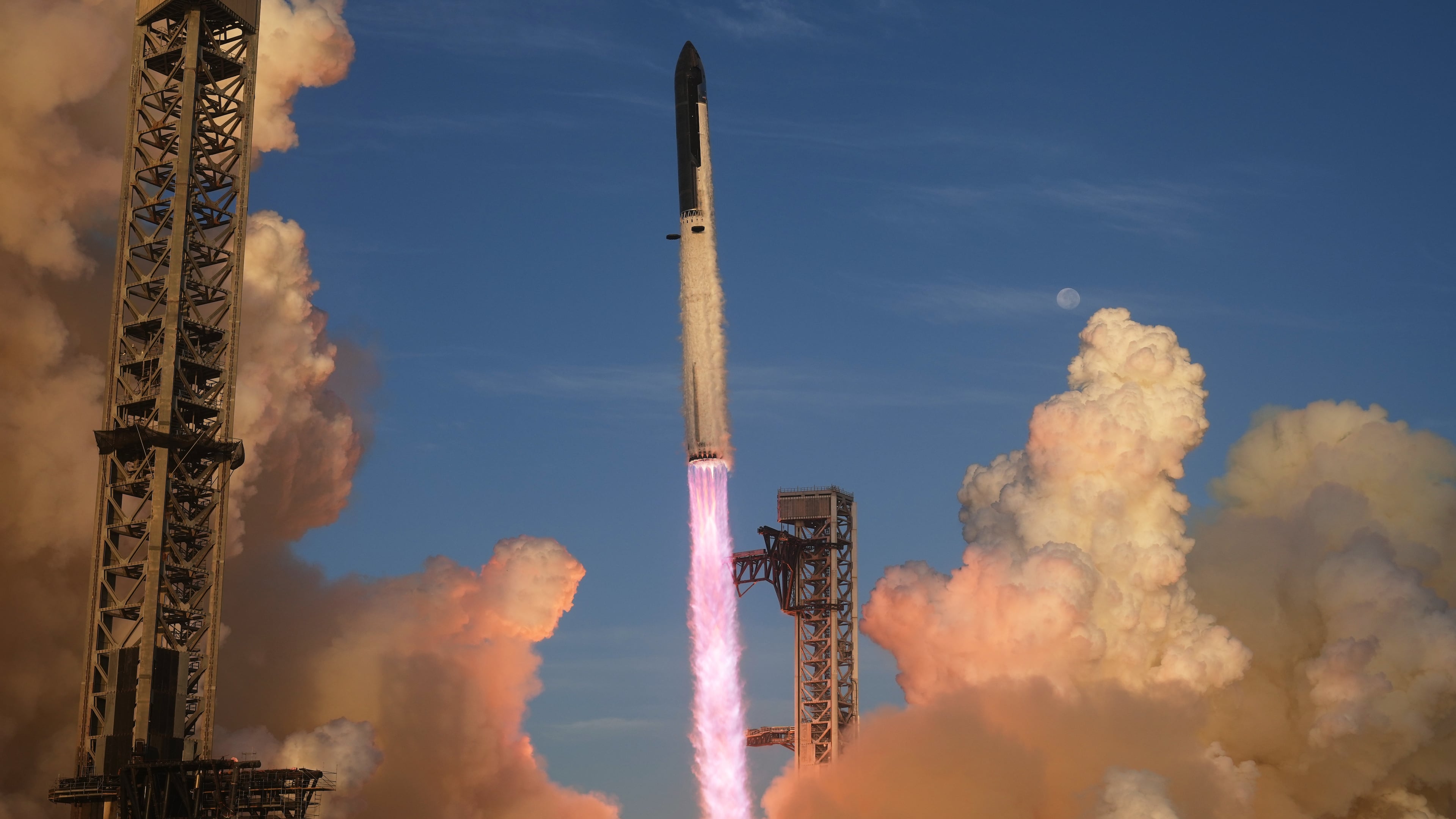 SpaceX's mega rocket Starship makes a test flight from Starbase, Texas, Monday, Sept. 28, 2026. (AP Photo/Eric Gay)