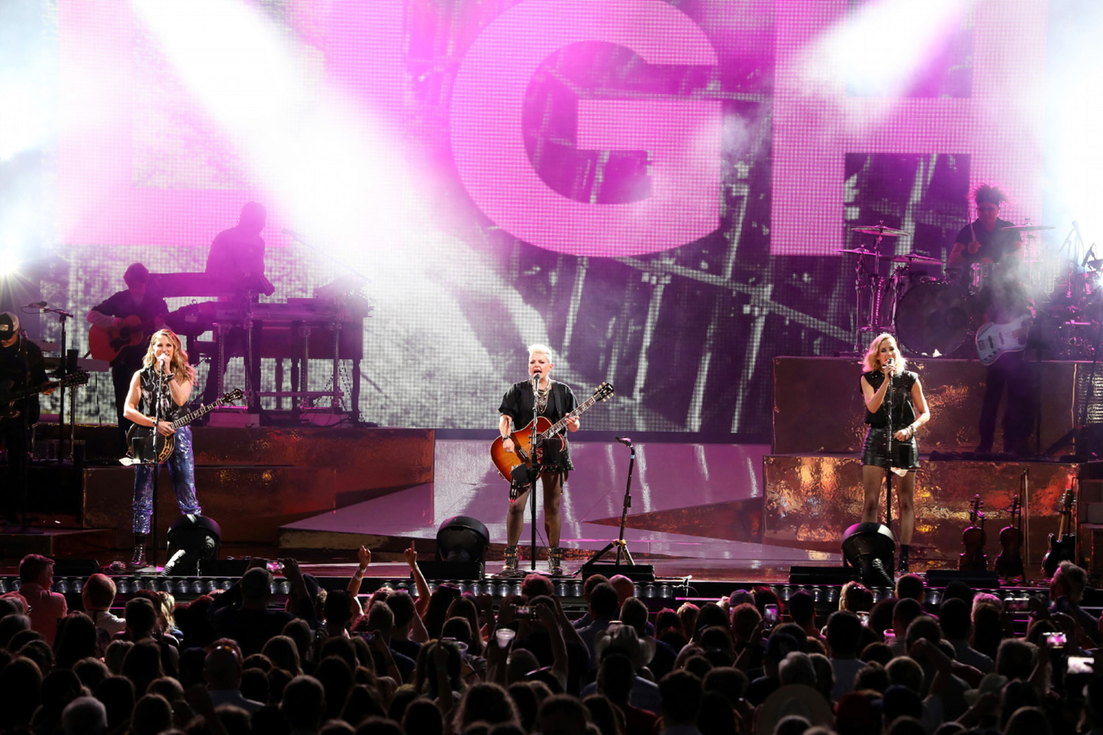 The Chicks performed for a sellout crowd Saturday night, July 16, 2022, at Ameris Bank Amphitheatre in Alpharetta. (Photo: Robb Cohen for The Atlanta Journal-Constitution)
