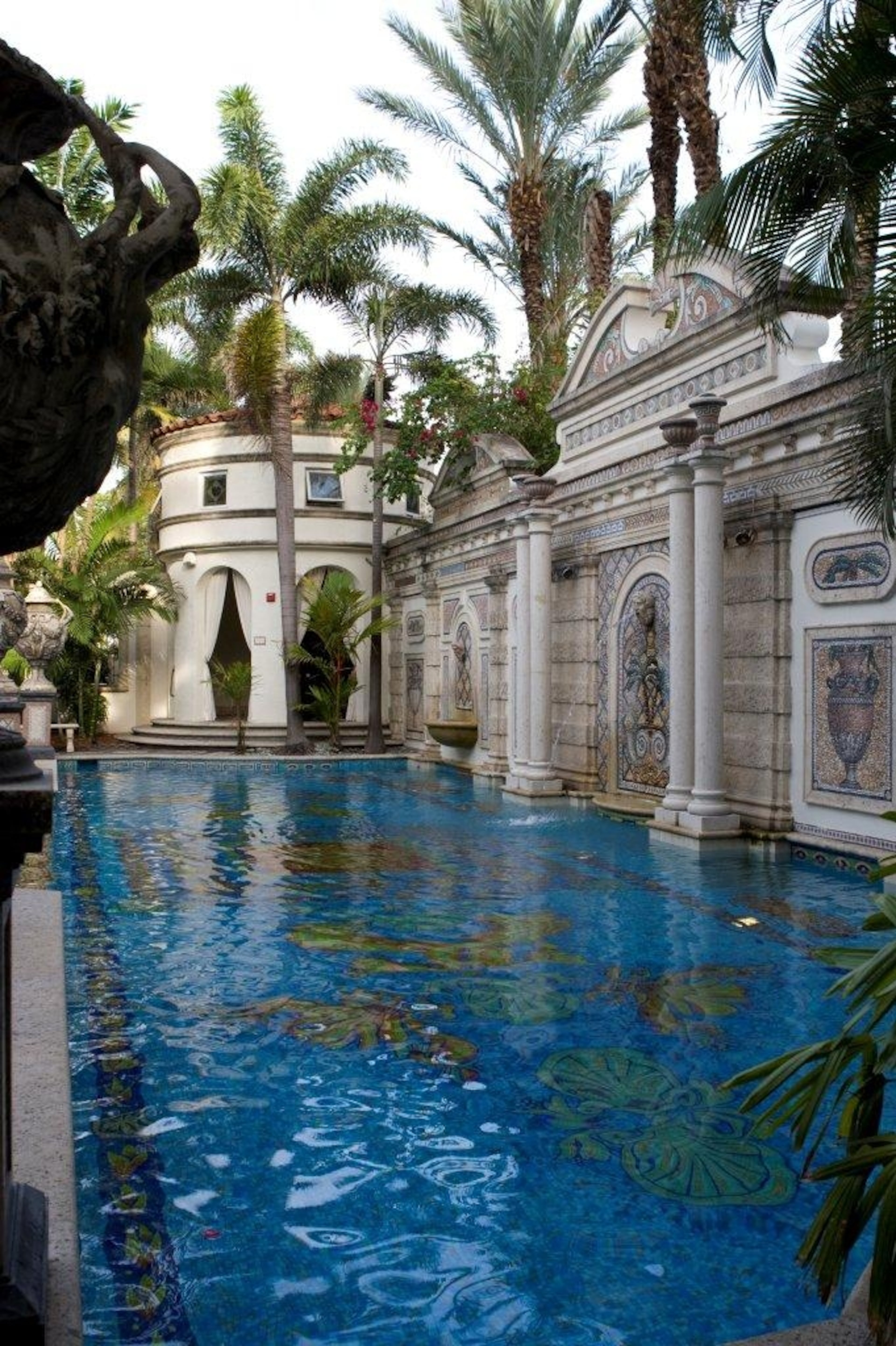 The famous Versace mansion in South Beach has a new owner. On Sept. 17, 2013, VM South Beach LLC bid $41.5 million for the oceanfront property on Miami Beach's touristy Ocean Drive. Fashion designer Gianni Versace bought luxurious home, built in 1930 by architect and philanthropist Alden Freeman, and an adjacent lot in 1992 for $10 million. Versace then transformed the property by adding a 6,100-square-foot south wing, a gold-lined swimming pool, a mosaic-covered courtyard and frescoes on the walls and ceilings. For more information, visit http://www.toptenrealestatedeals.com/homes/weekly-ten-best-home-deals/2013/8-13-2013/4/.