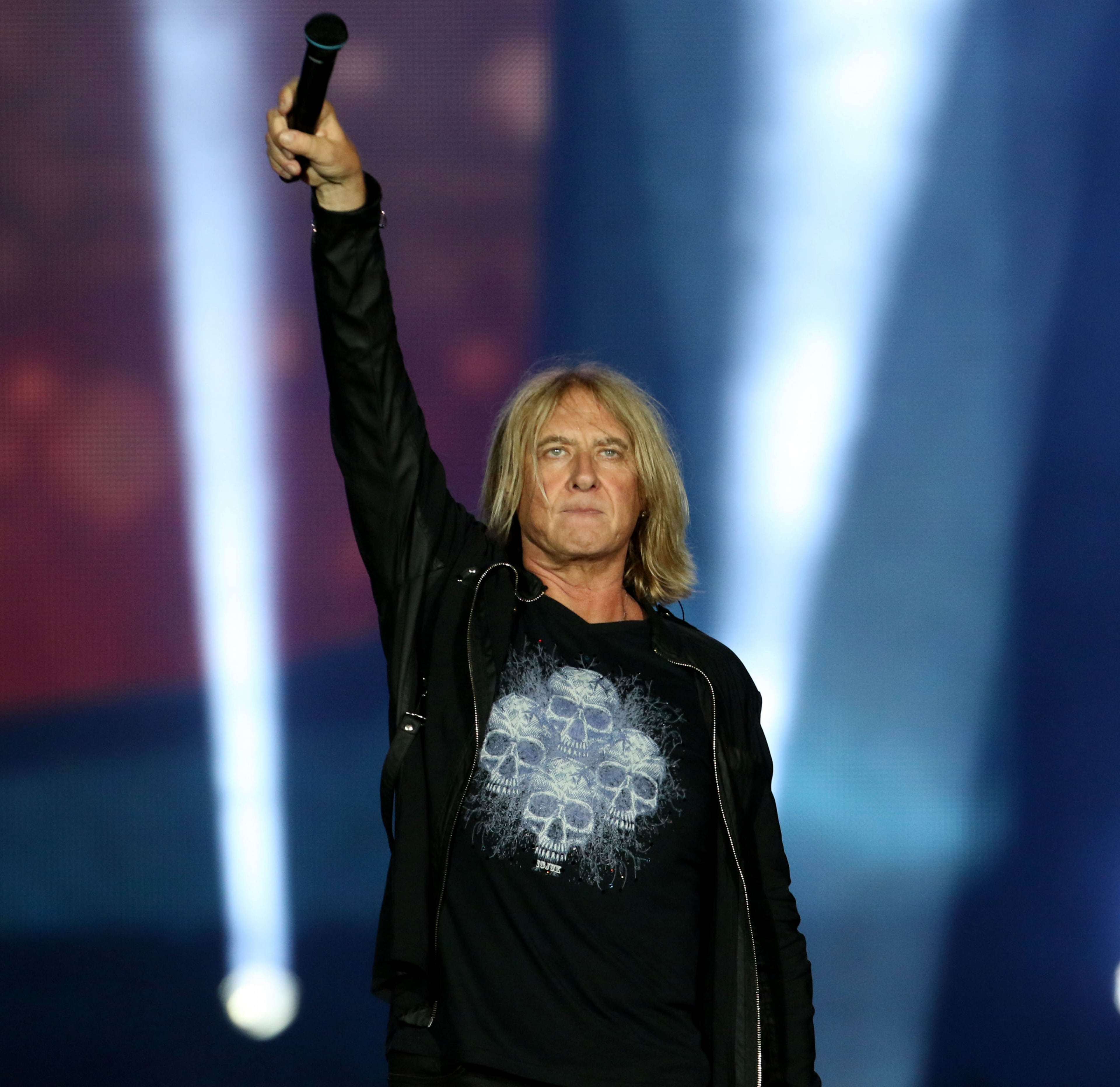 Joe Elliott is still the man. Photo: Robb Cohen Photography & Video/ www.RobbsPhotos.com