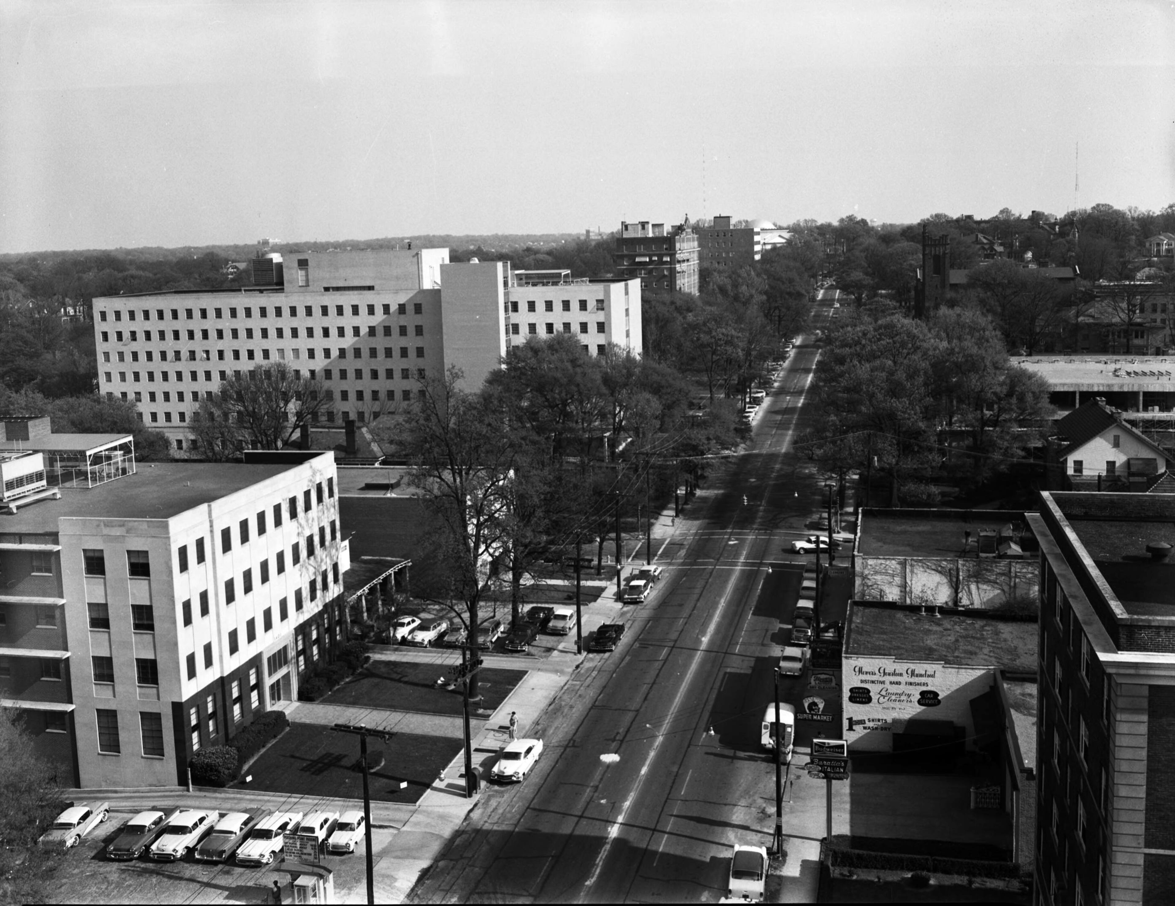 Intersection of 17th and Peachtree streets, April 1959. N07-030_01, Tracy O'Neal Photographic Collection, 1923-1975, Photographic Collection. Special Collections and Archives, Georgia State University.