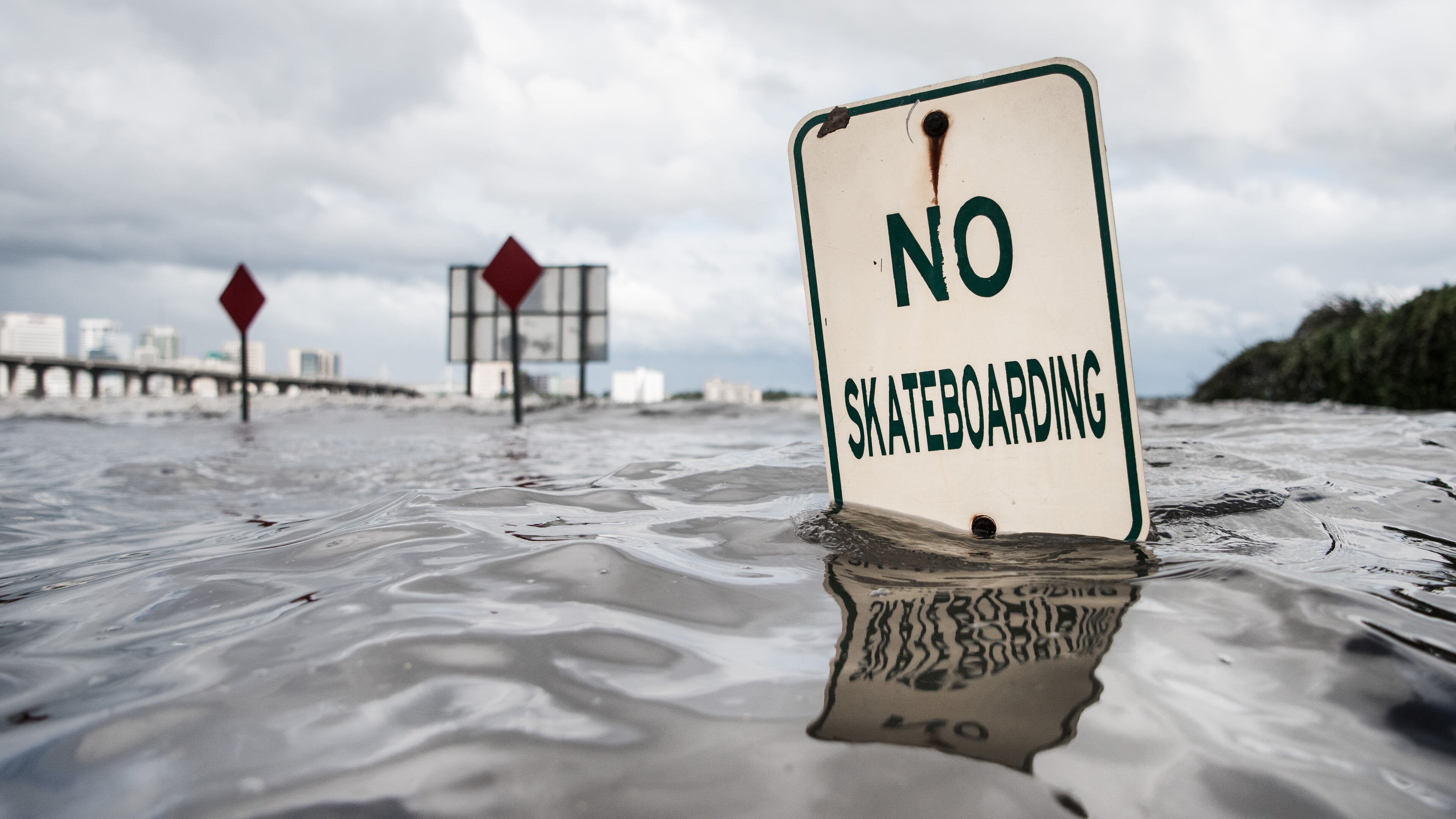 JACKSONVILLE, FL - SEPTEMBER 11: The St. Johns River rises from storm surge flood waters from Hurricane Irma on Sept. 11, 2017 in Jacksonville, Florida. Flooding in downtown Jacksonville along the river topped a record set during Hurricane Dora in 1965. (Photo by Sean Rayford/Getty Images) ***BESTPIX***