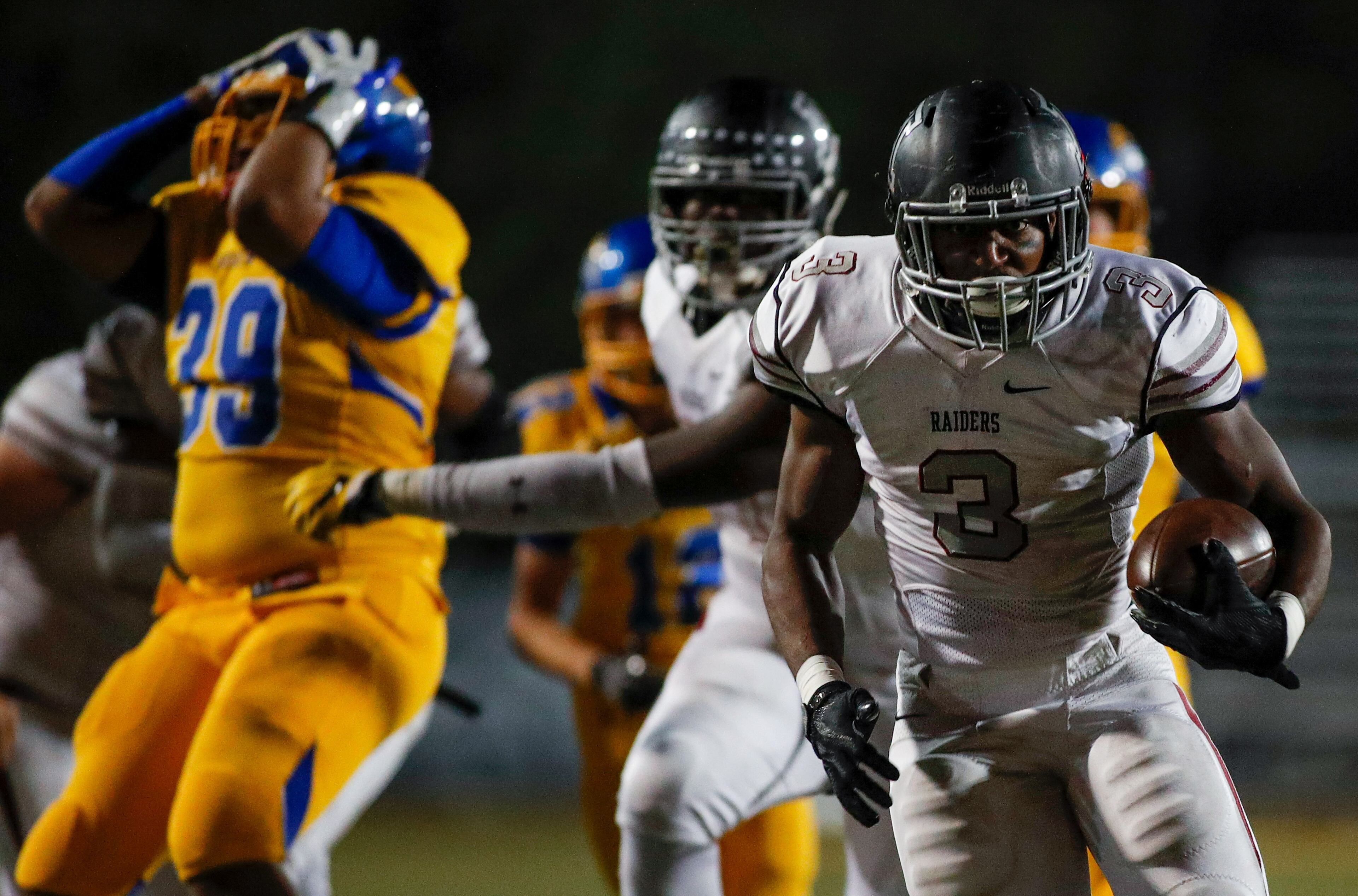 Alpharetta's Nolan Edmonds (3) runs for a touchdown during a GHSA high school football game between Chattahoochee and Alpharetta at Chattahoochee High School on Friday, Nov. 3, 2017, in Johns Creek, Ga. Alpharetta won 41-14. (AJ REYNOLDS/SPECIAL)