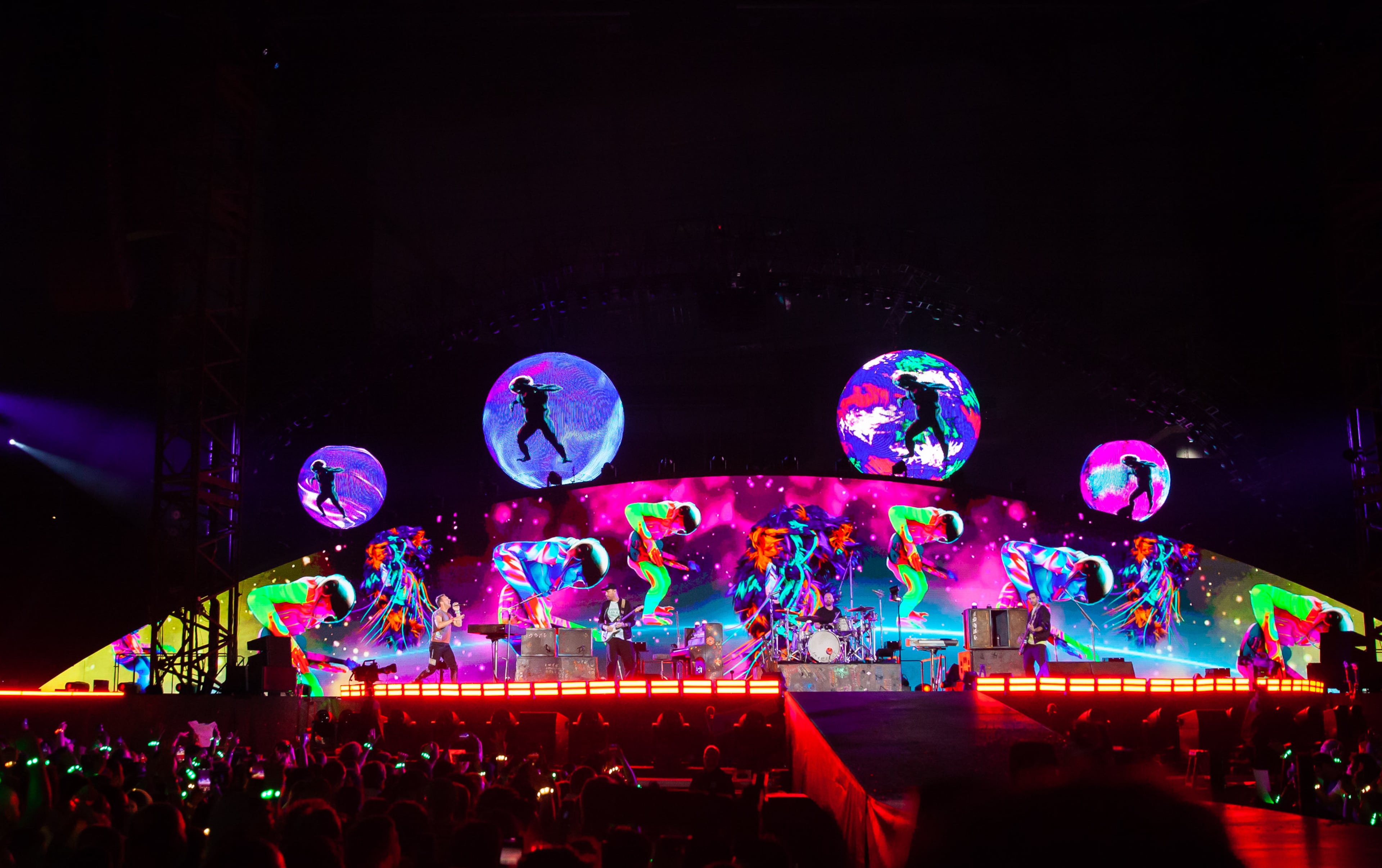 Coldplay brought its Music of the Spheres World Tour to Mercedes-Benz Stadium in Atlanta on Saturday night, June 11, 2022. (Ryan Fleisher for The Atlanta Journal-Constitution)