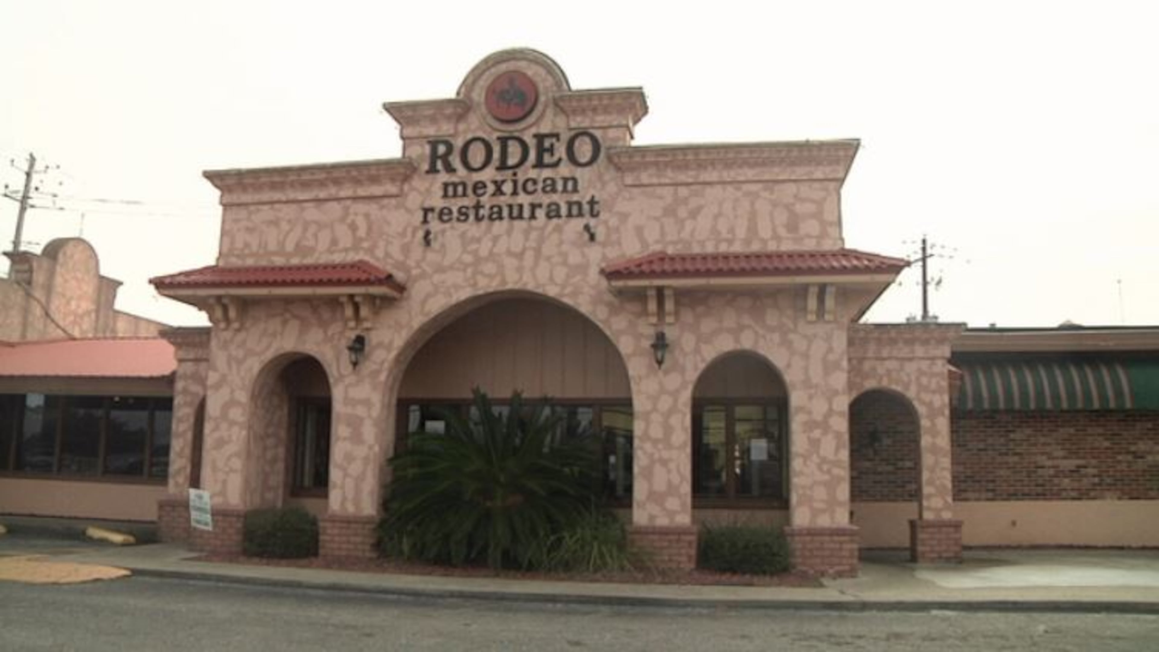 A man who pleaded guilty to theft of services from a Mexican restaurant in Waycross may face jail time if he is unable to pay the fines. (Credit: News4Jax.com)