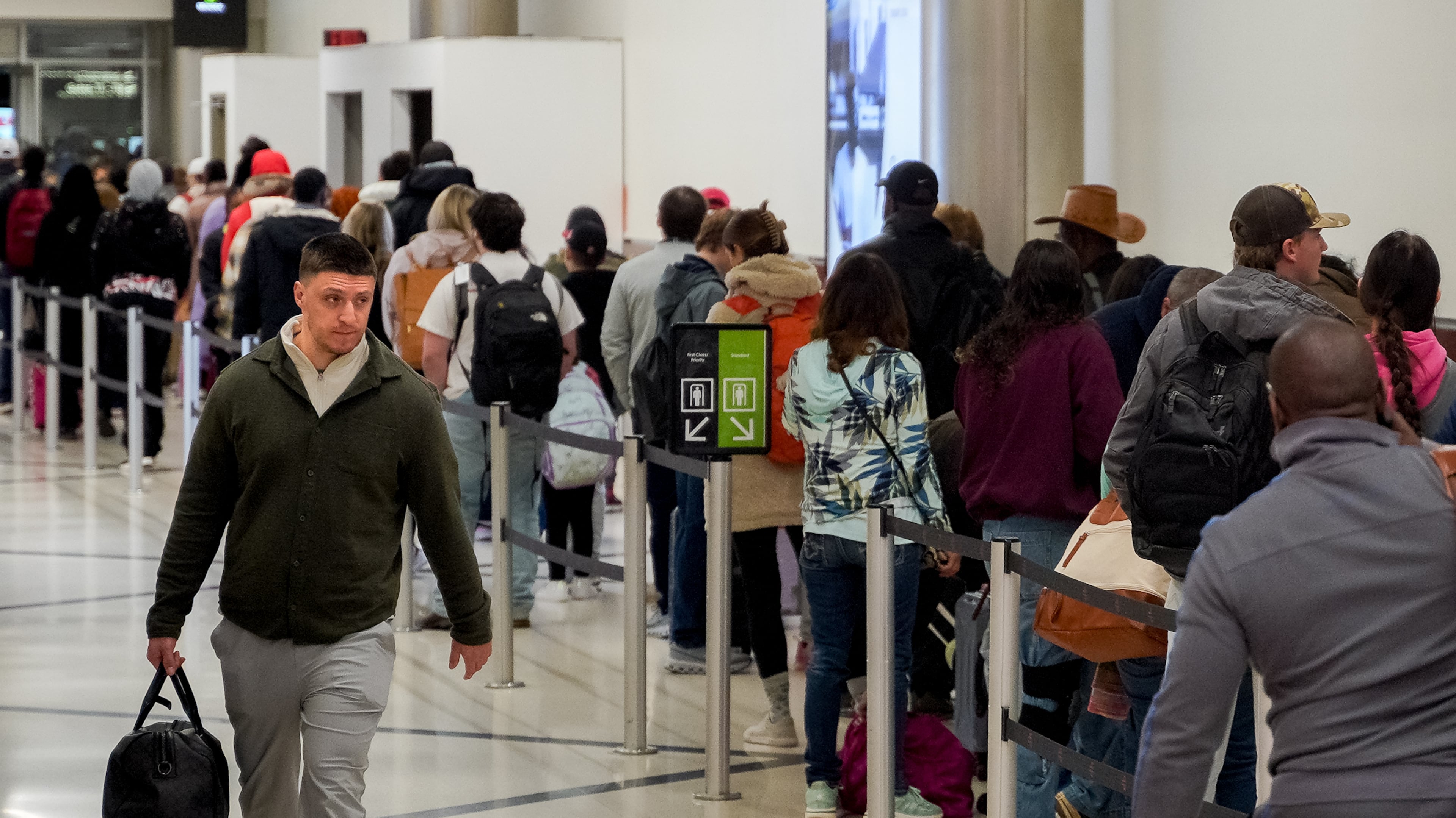 Post holiday travelers descend on Atlanta's Hartsfield-Jackson International Airport on Friday, December 27, 2024 (Ben Hendren for the Atlanta Journal-Constitution)