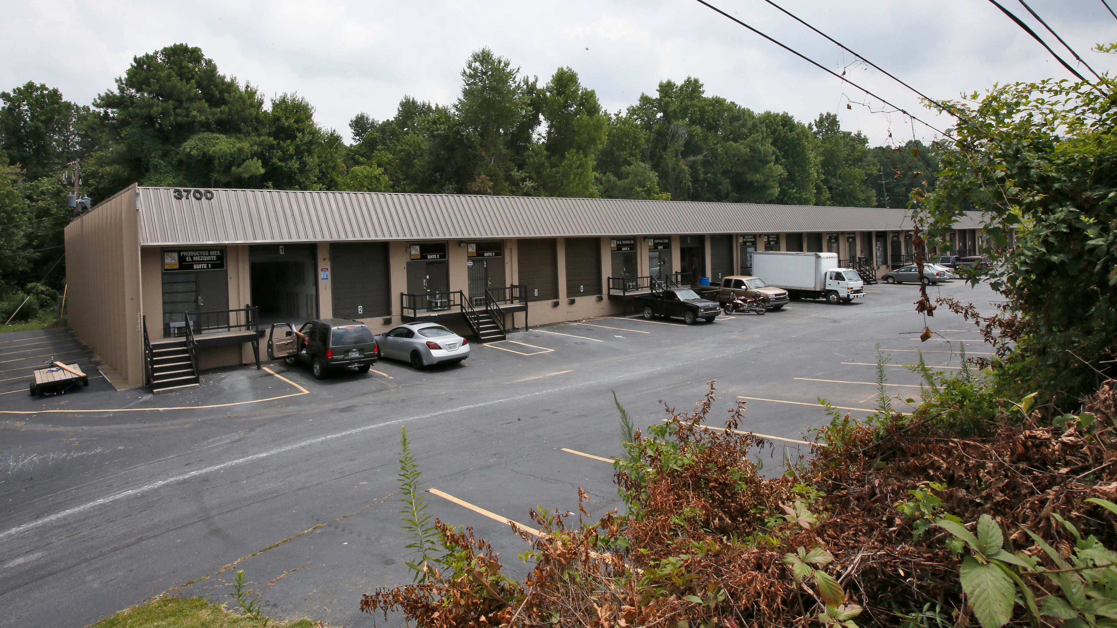 Police said unit 14 in this Wendell Dr. warehouse was a chop shop operaton. Atlanta police this week busted a major car theft and chop shop operation targeting General Motors sport utility vehicles. Atlanta police believe Ronald Thomas stole and stripped more than 150 vehicles in the past few years, taking them to a series of abandoned warehouses and stripping them for parts.
