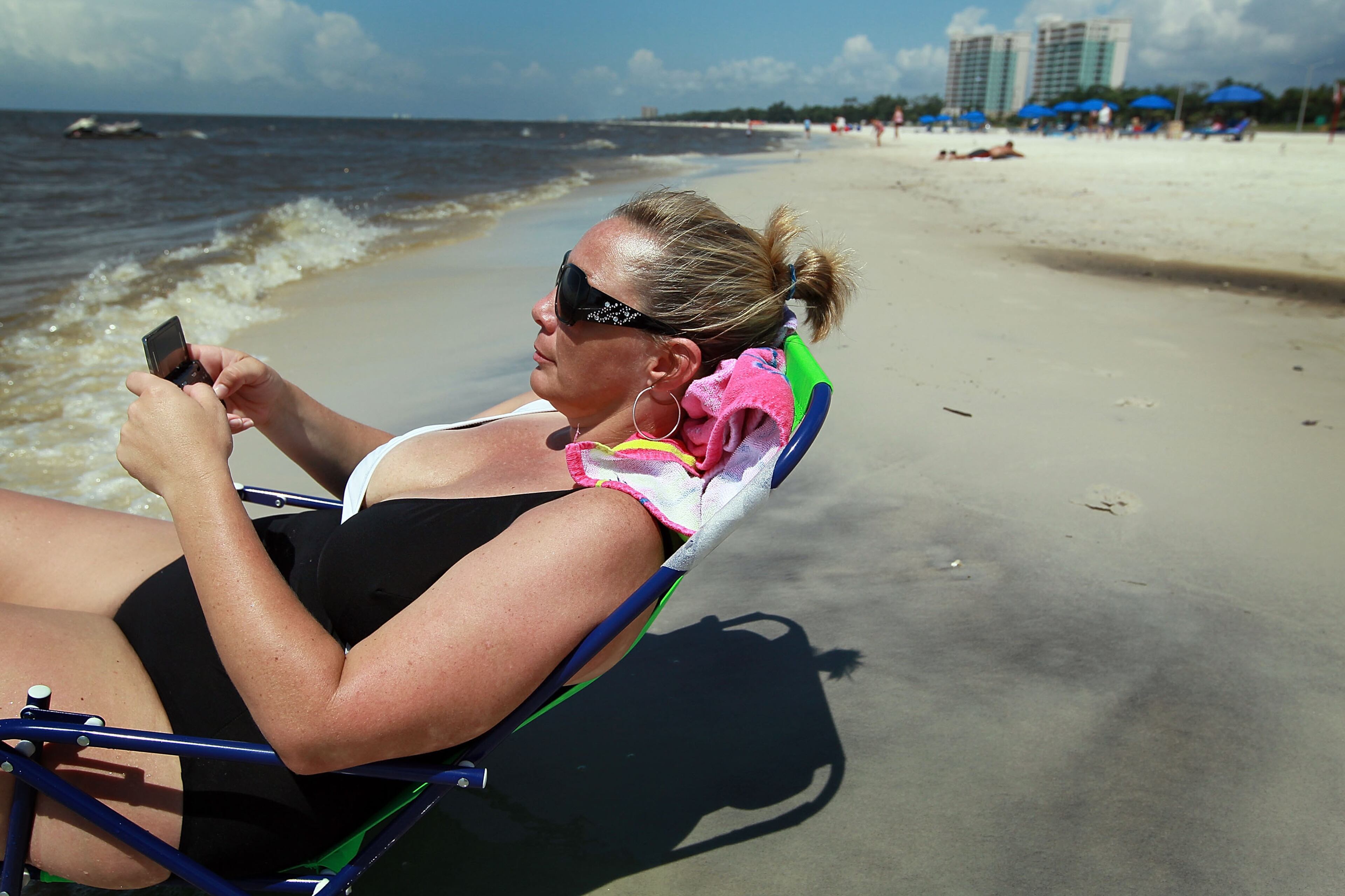 A popular stretch of beachfront the stretches over three counties, the Gulf Coast includes the cities of Biloxi, Gulfport, Pascagoula, Diamondhead and Long Beach. In addition to its sandy pleasures, the region is also known for its fishing, golfing and casinos.